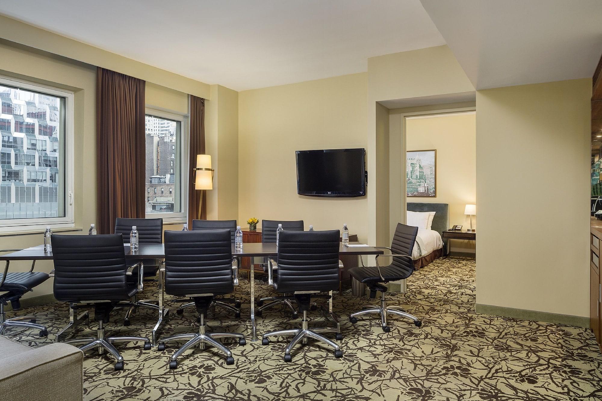 Cassa Ny 45th Street