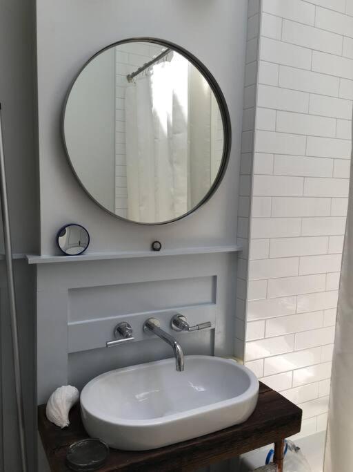 Artsy Elegant 4-Br Townhouse Quiet Brooklyn Block * New York
