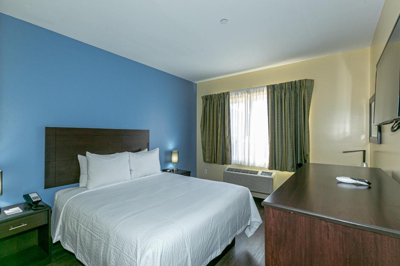 Ozone Inn & Suites * New York