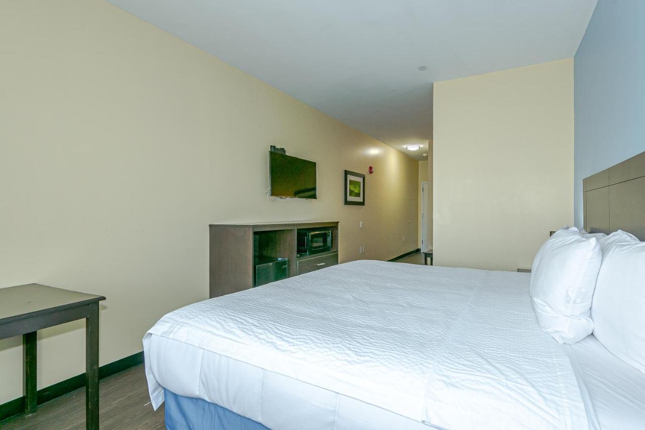 Ozone Inn & Suites Hotel