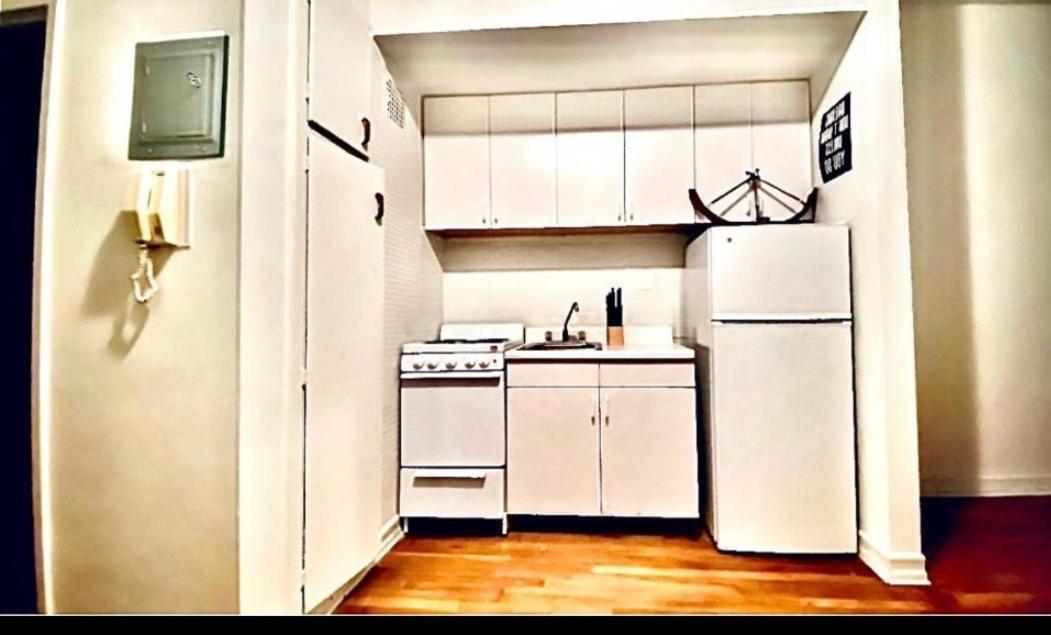 Apartment Manhattan -ues - *