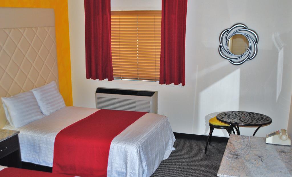 Surfside Three Motel 2*