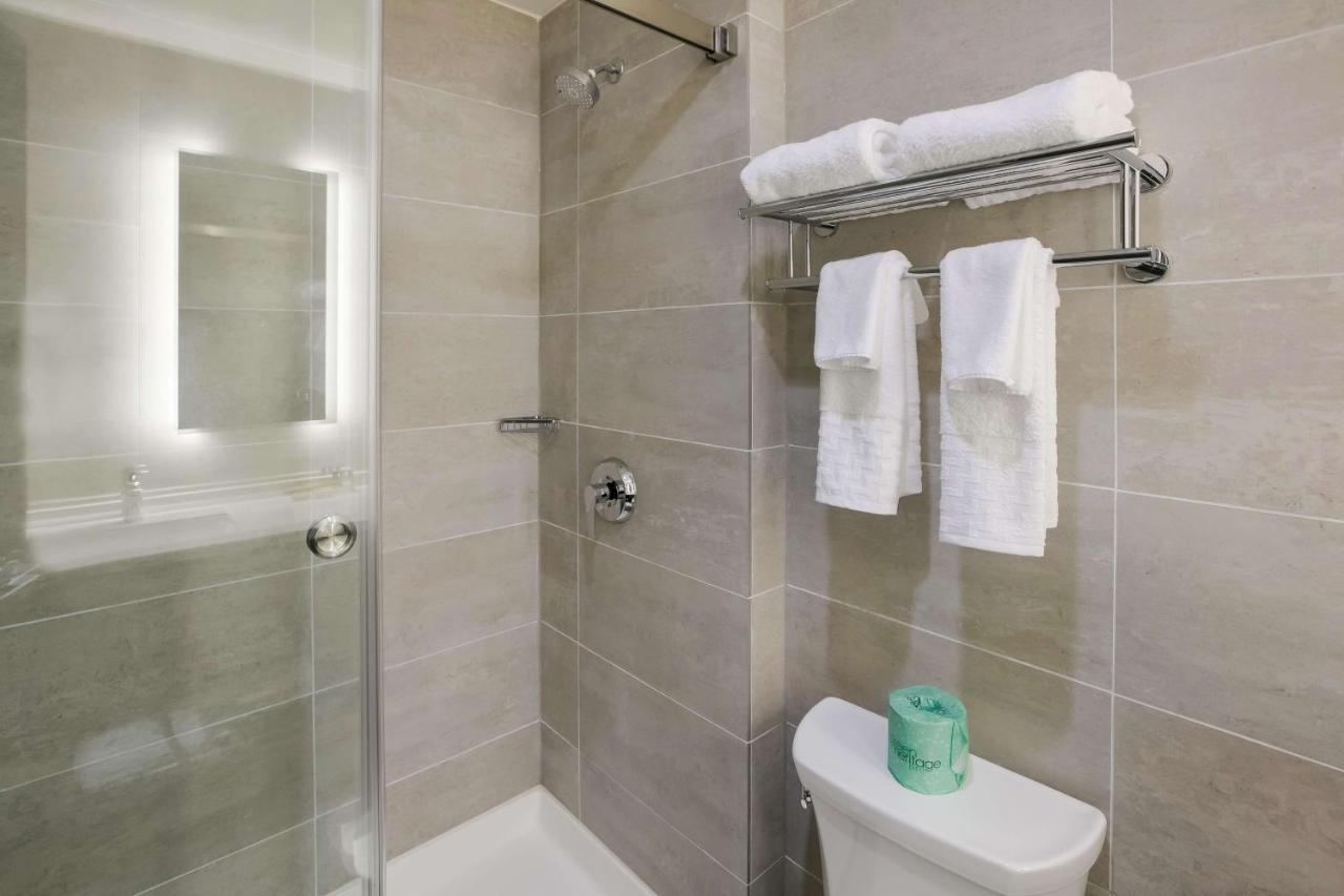 Hotel Western Executive Residency Bronx