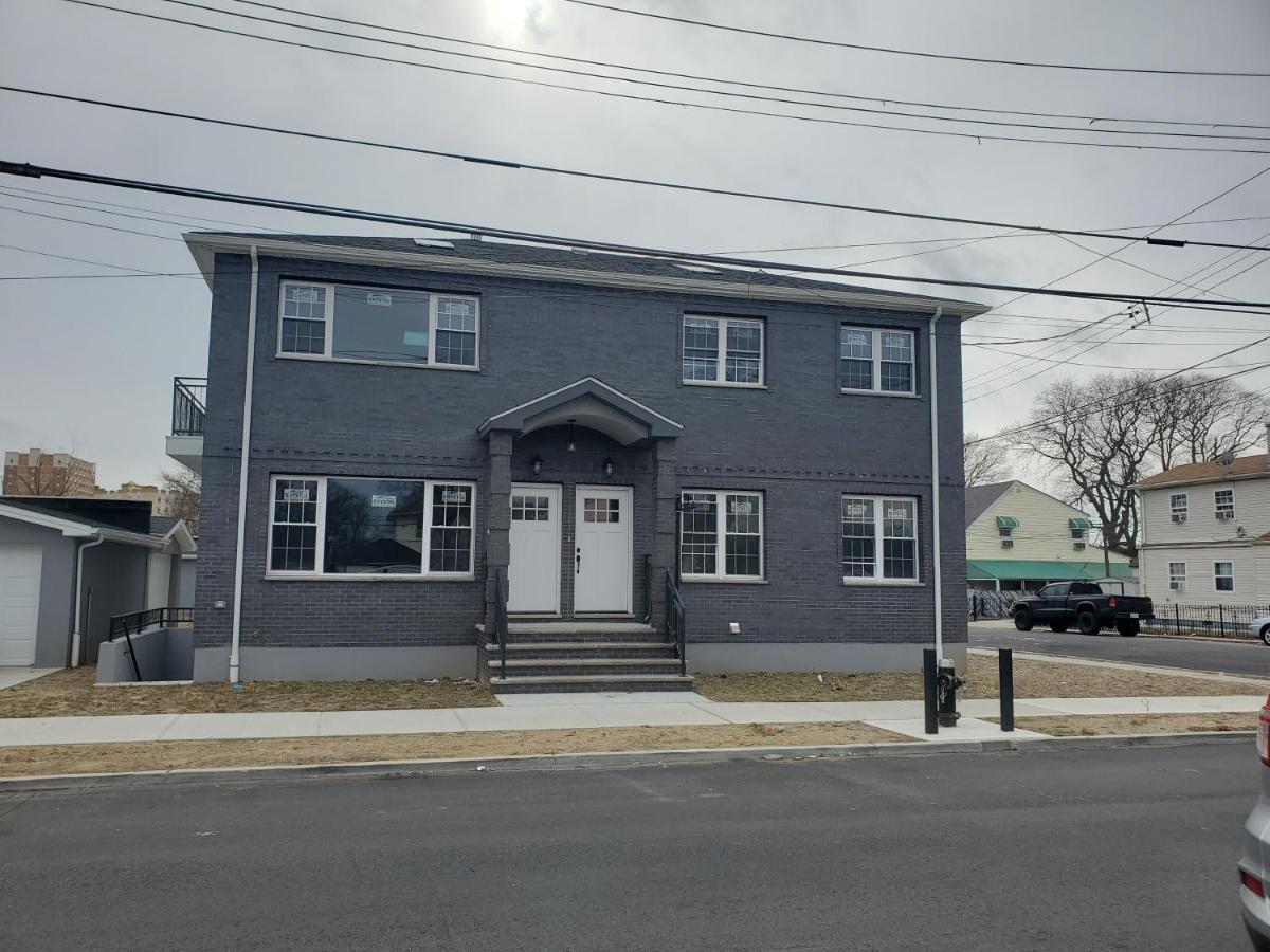 Located 10 Minutes From Jfk Airport *