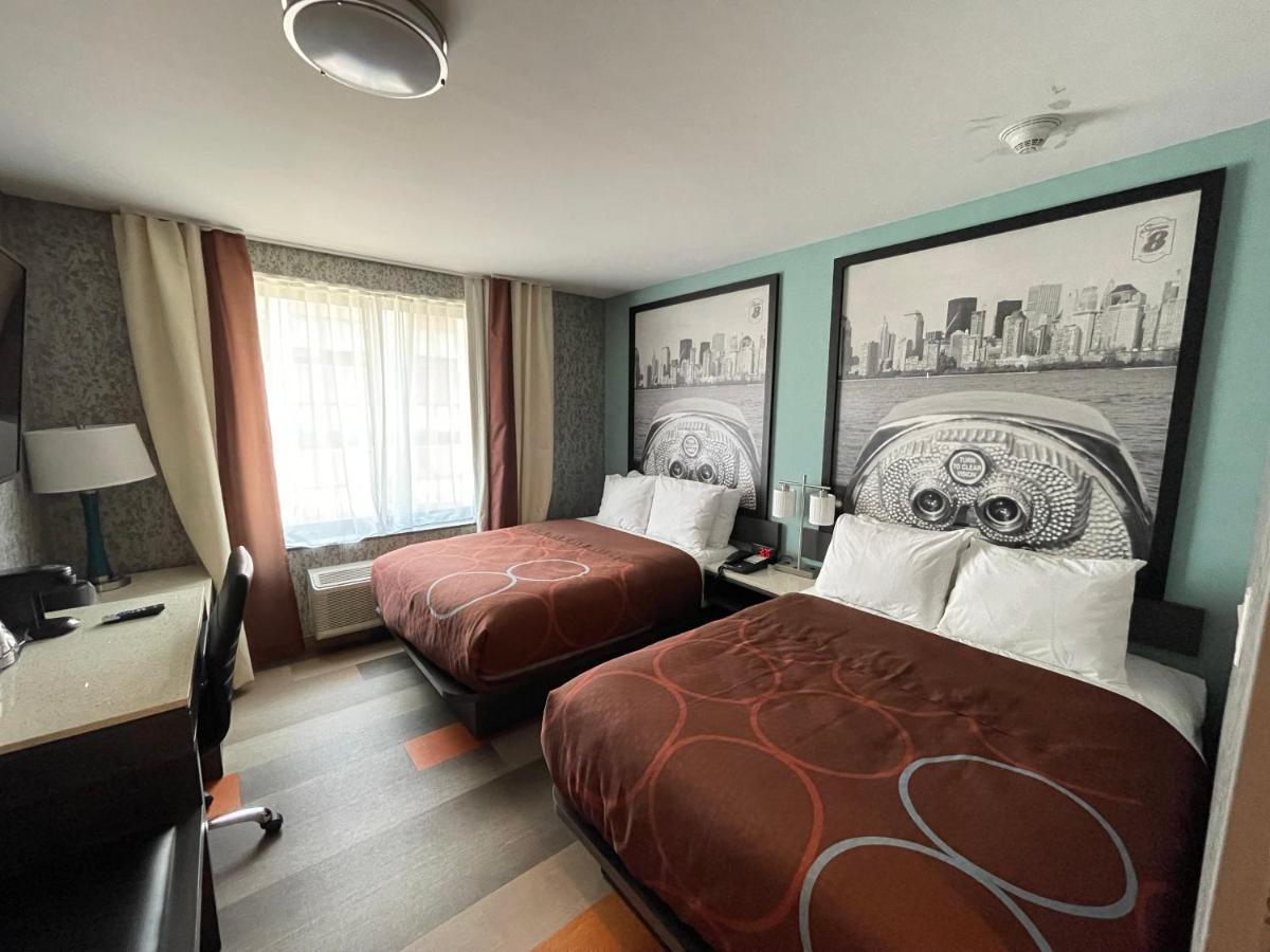 Super 8 By Wyndham Brooklyn Williamsburg Hotel