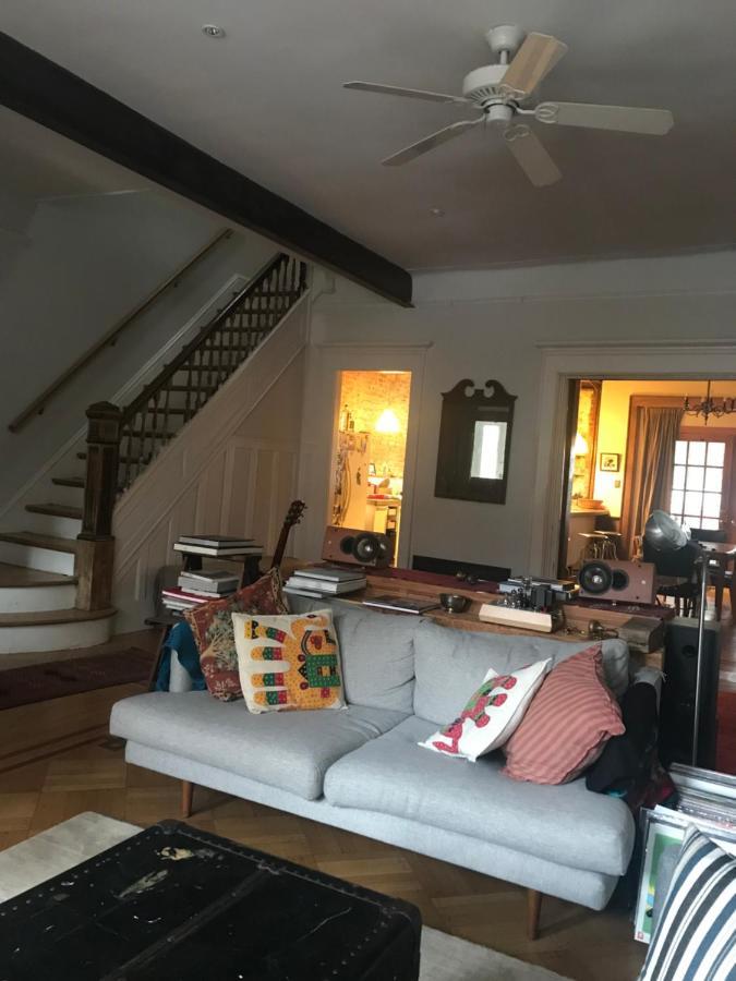 Artsy Elegant 4-Br Townhouse Quiet Brooklyn Block * New York