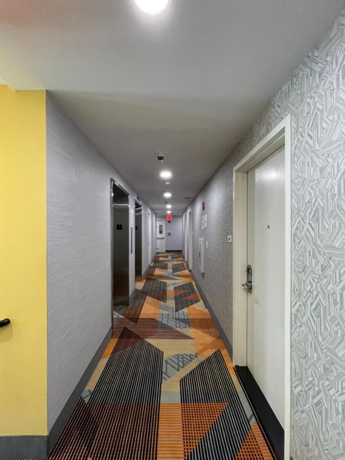 Hotel Super 8 By Wyndham Brooklyn Williamsburg