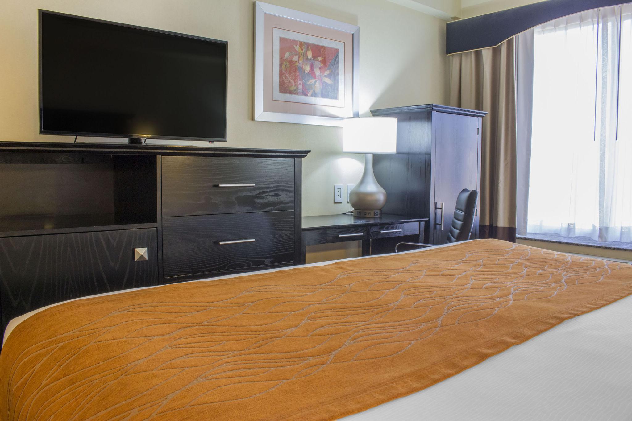 Comfort & Laguardia Airport Hotel