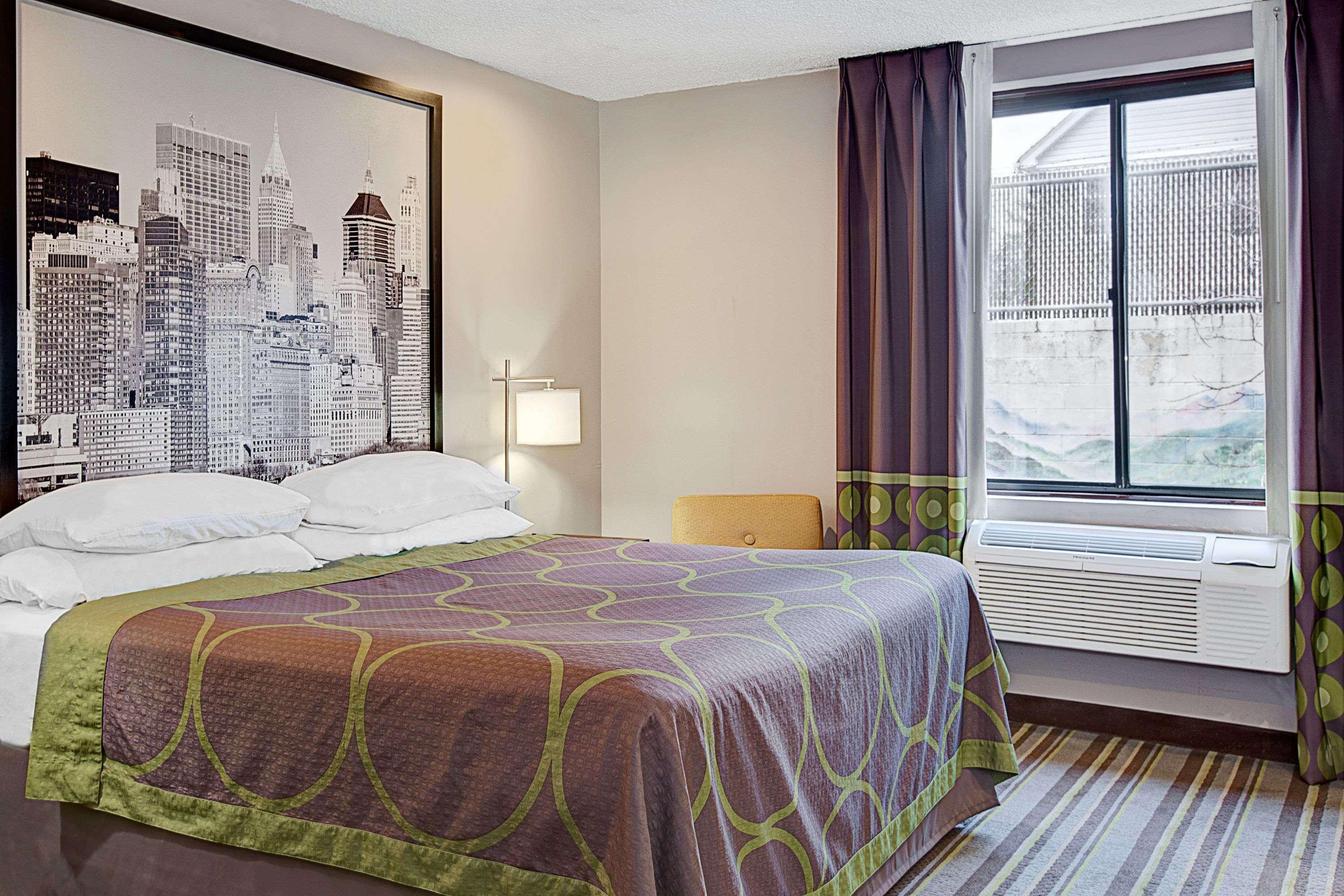 Super 8 By Wyndham Jamaica North Conduit Hotel New York