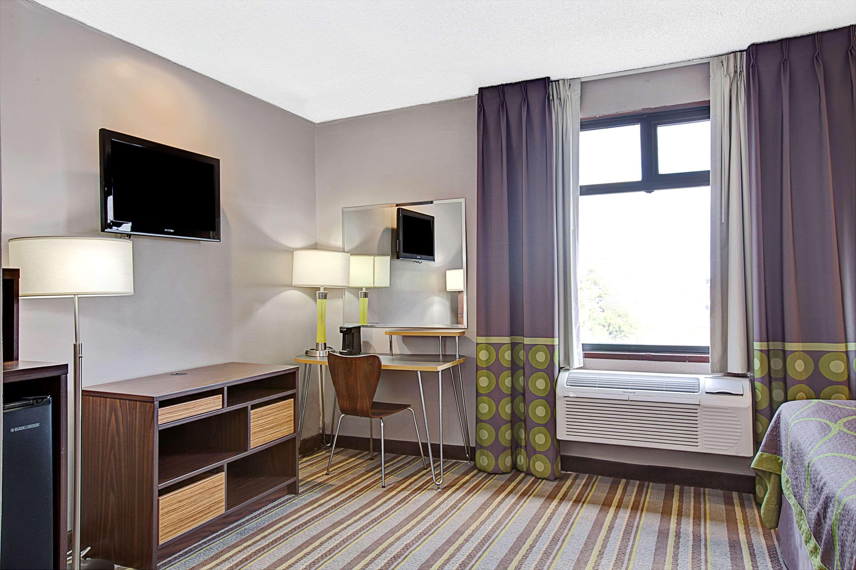 Hotel Super 8 By Wyndham Jamaica North Conduit New York