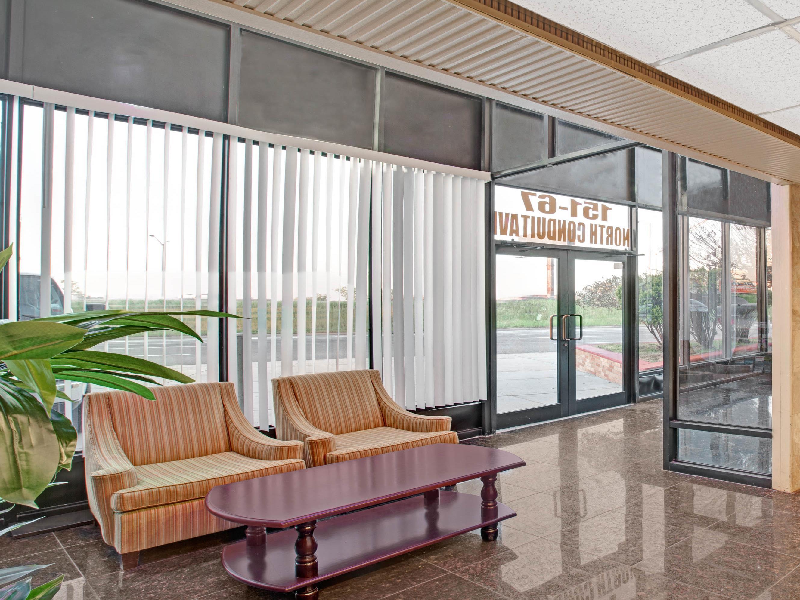 Hotel Super 8 By Wyndham Jamaica North Conduit 2*