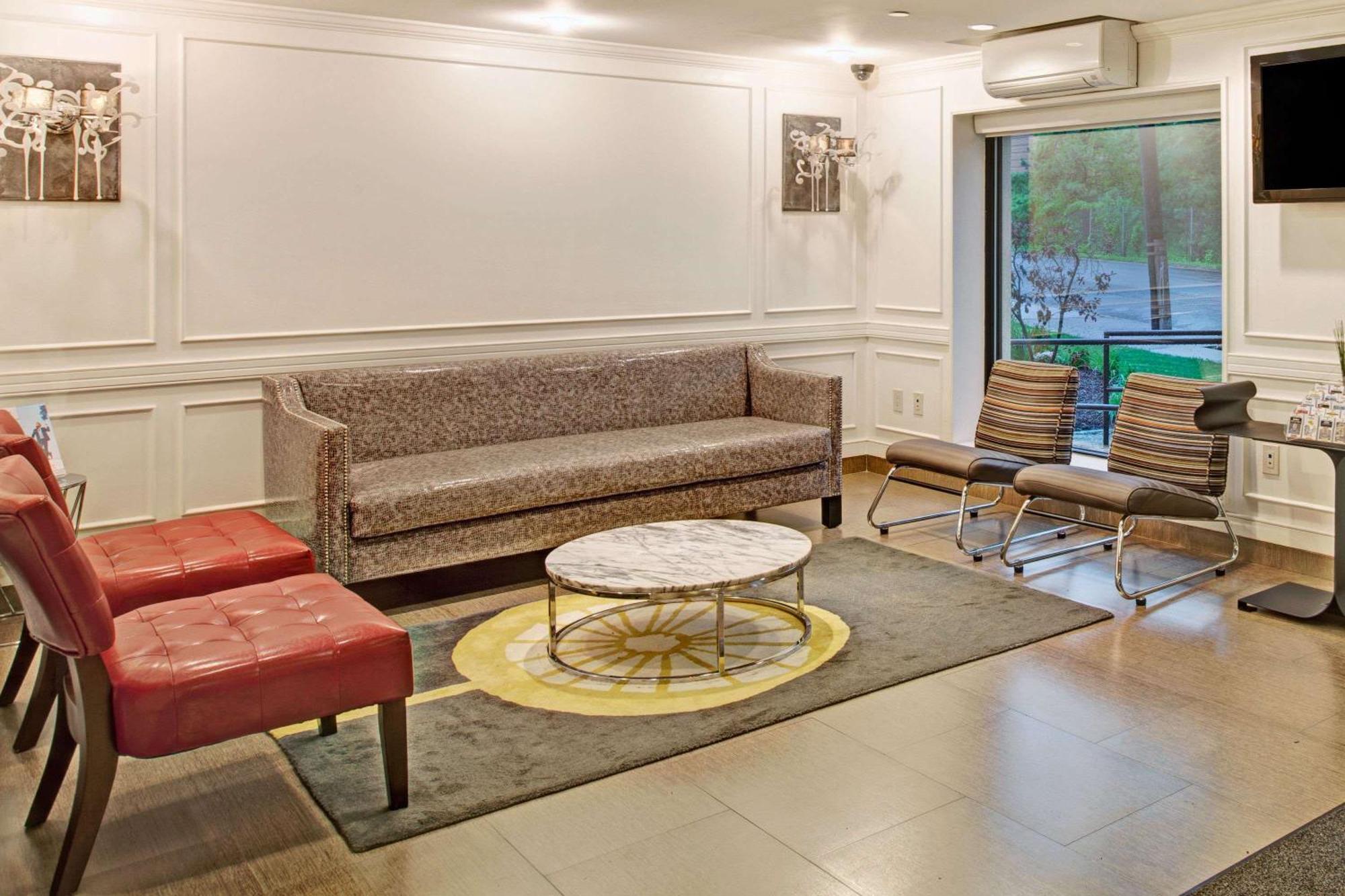 Ramada By Wyndham Staten Island Hotel New York