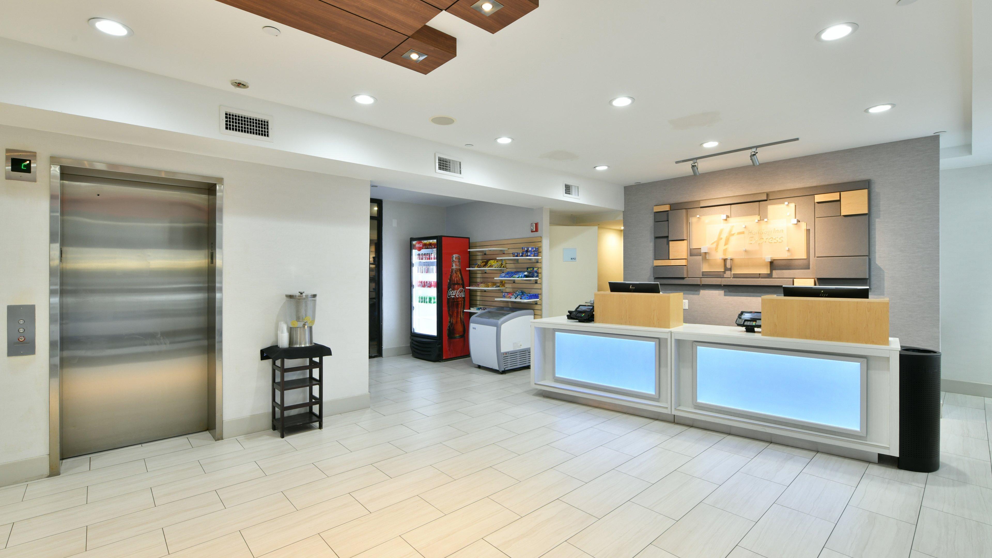 Country & By Radisson, Staten Island