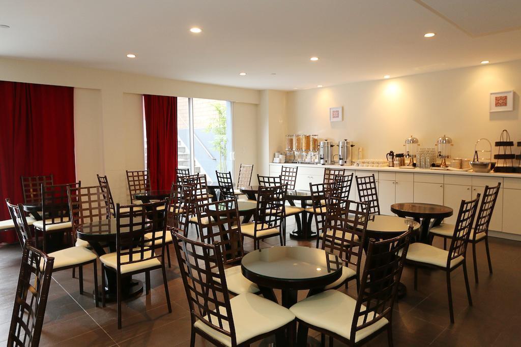 Vetiver / Manhattan Skyline Hotel