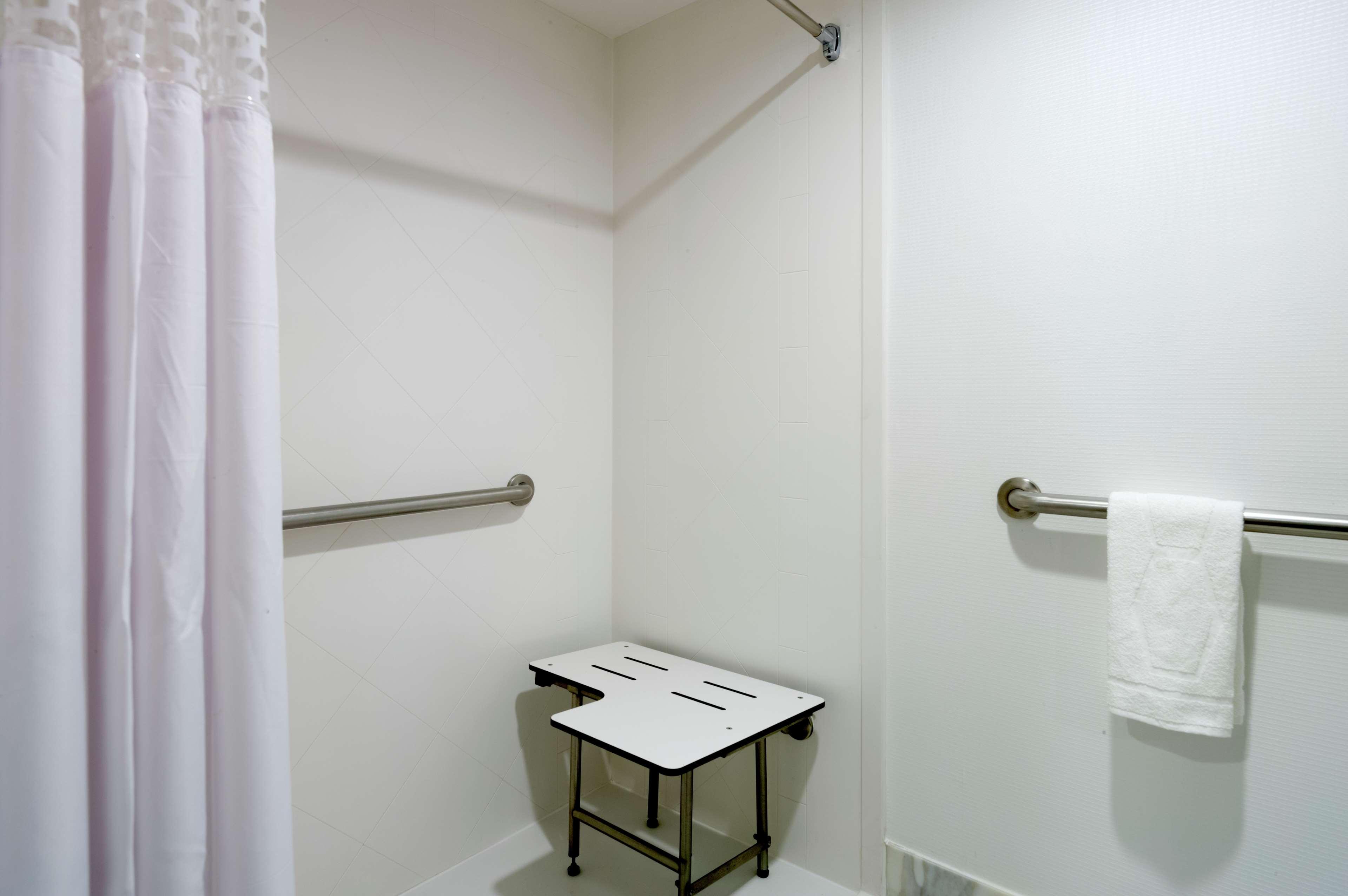 Hilton Garden Inn Queens / JFK Airport Hotel