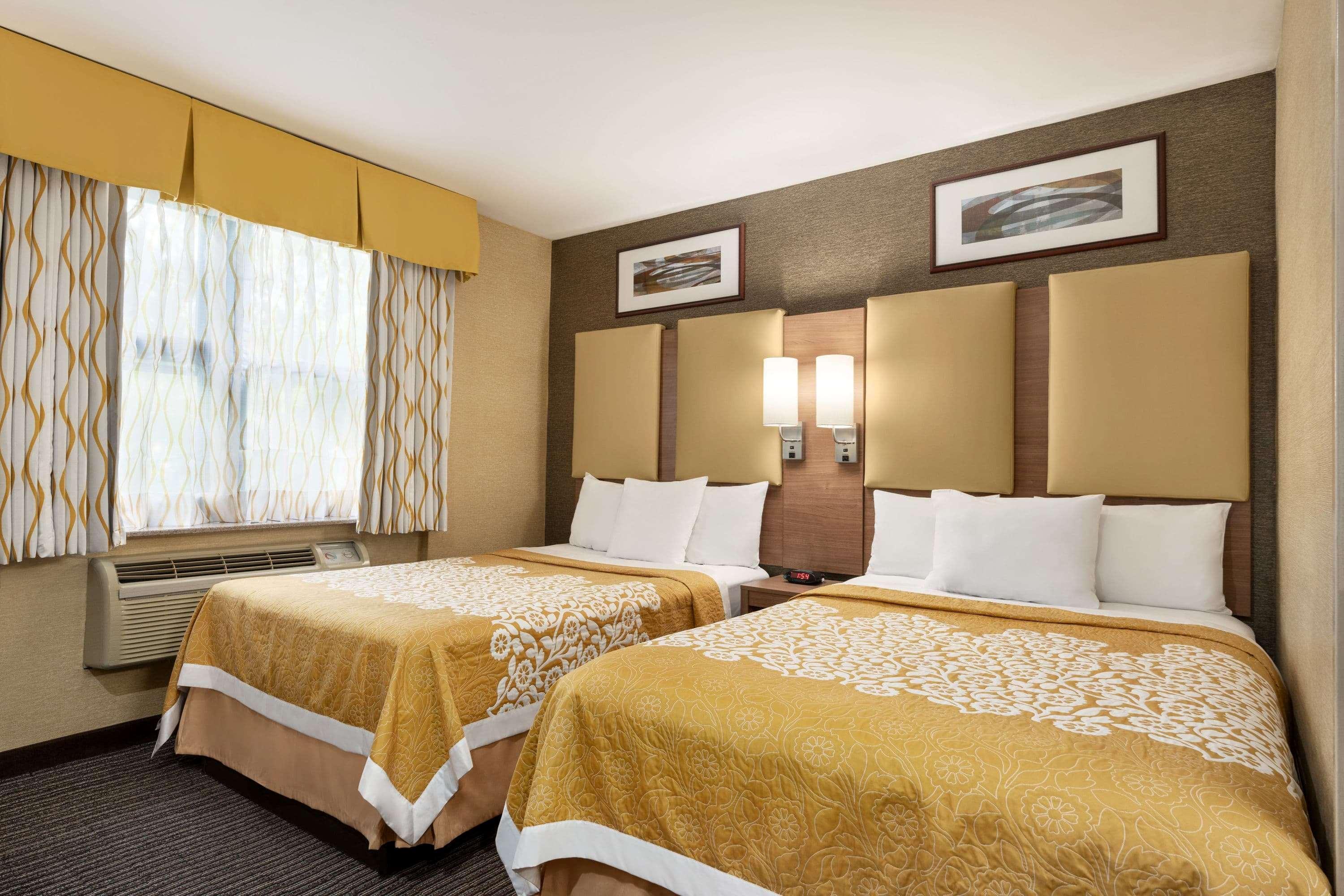 Hotel Days Inn Brooklyn 2*