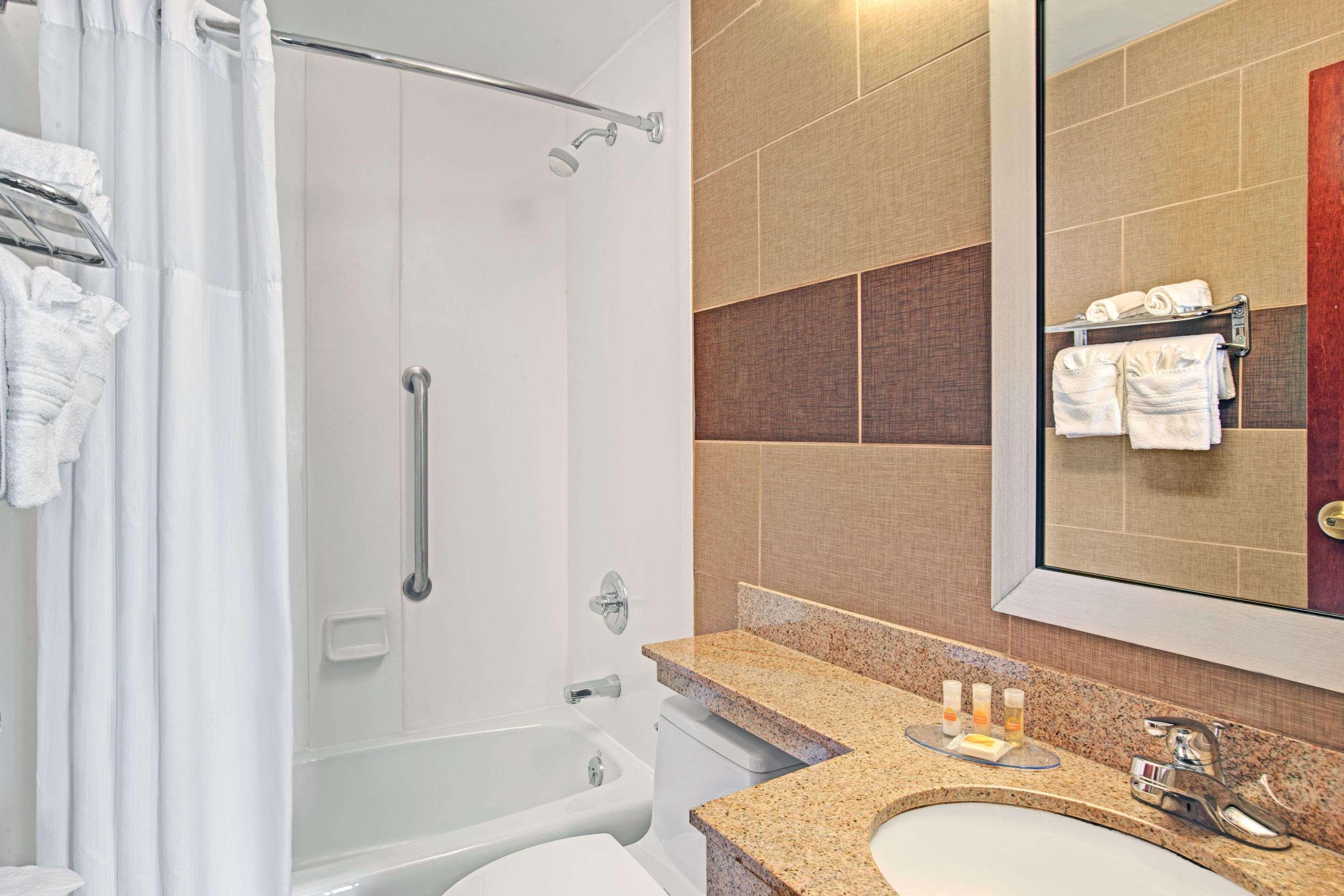 Days Inn Brooklyn Hotel 2*