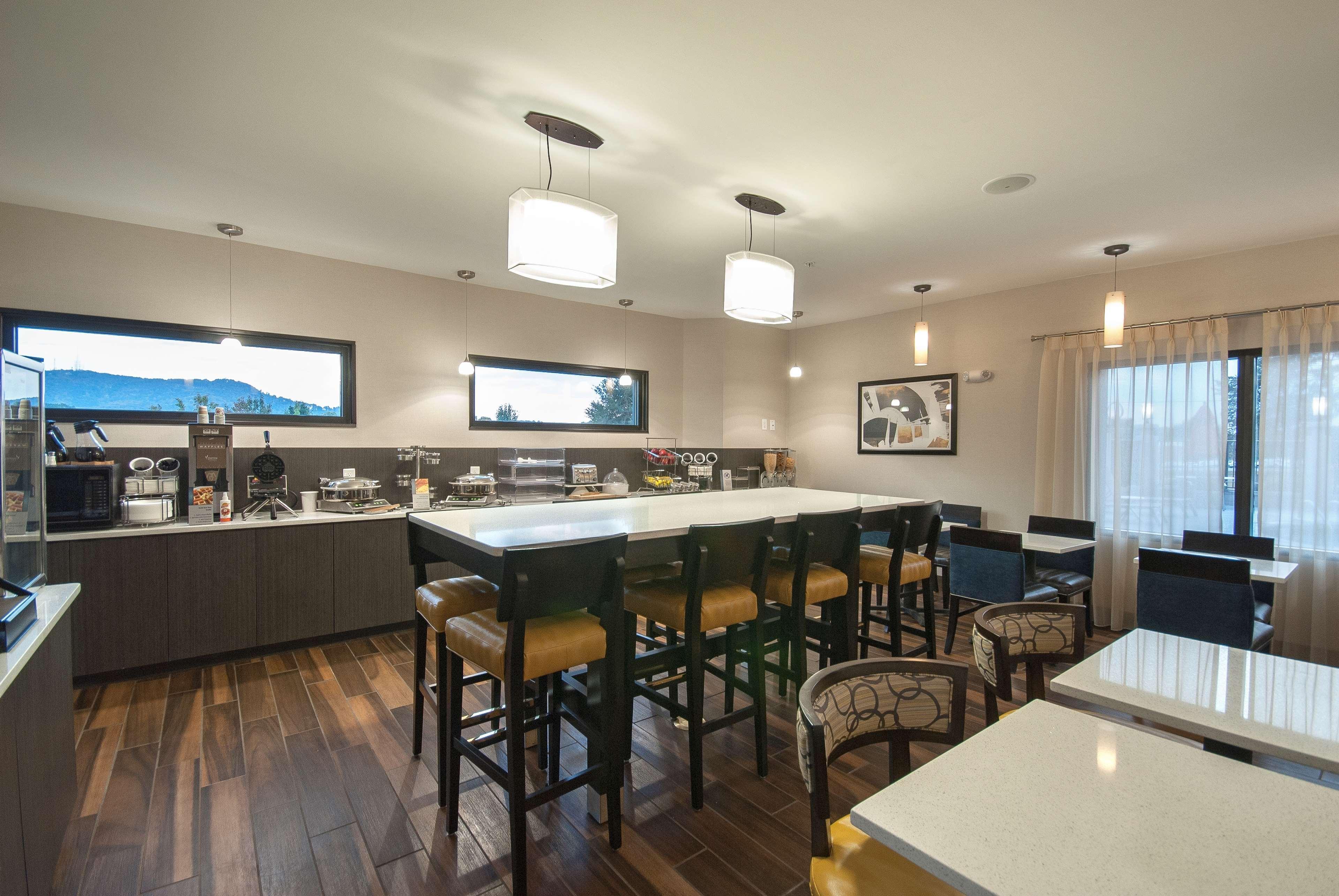 Hotel Western Queens Gold Coast New York