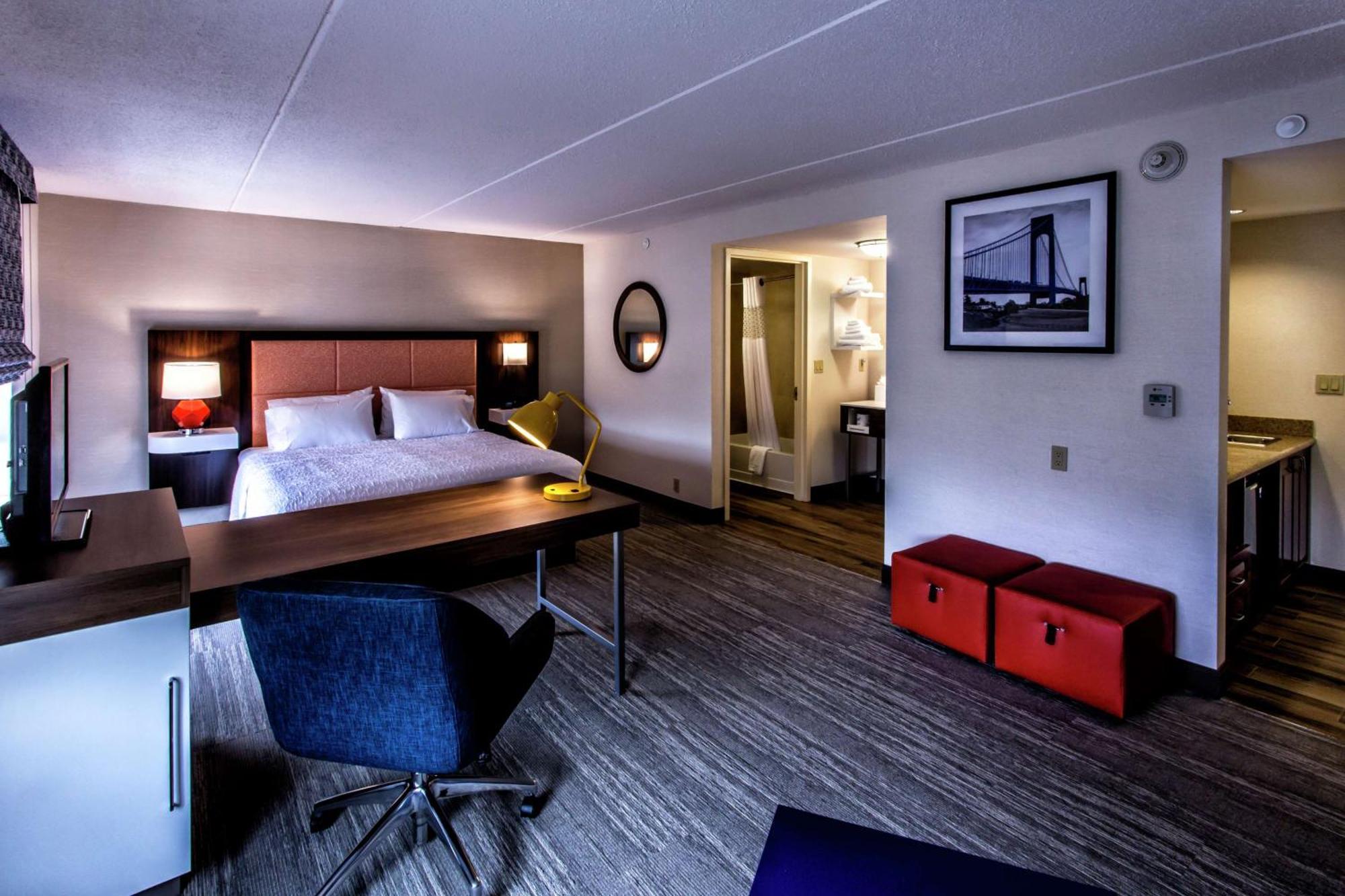 Hampton & Staten Island Hotel