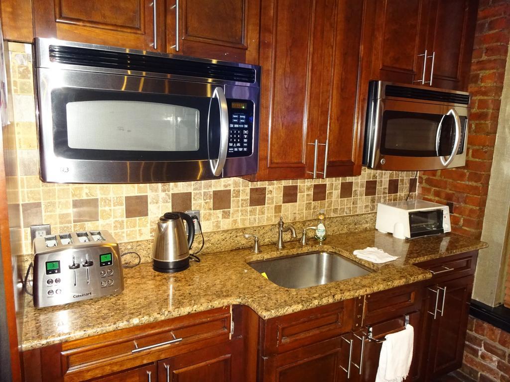 Broadway & * New York