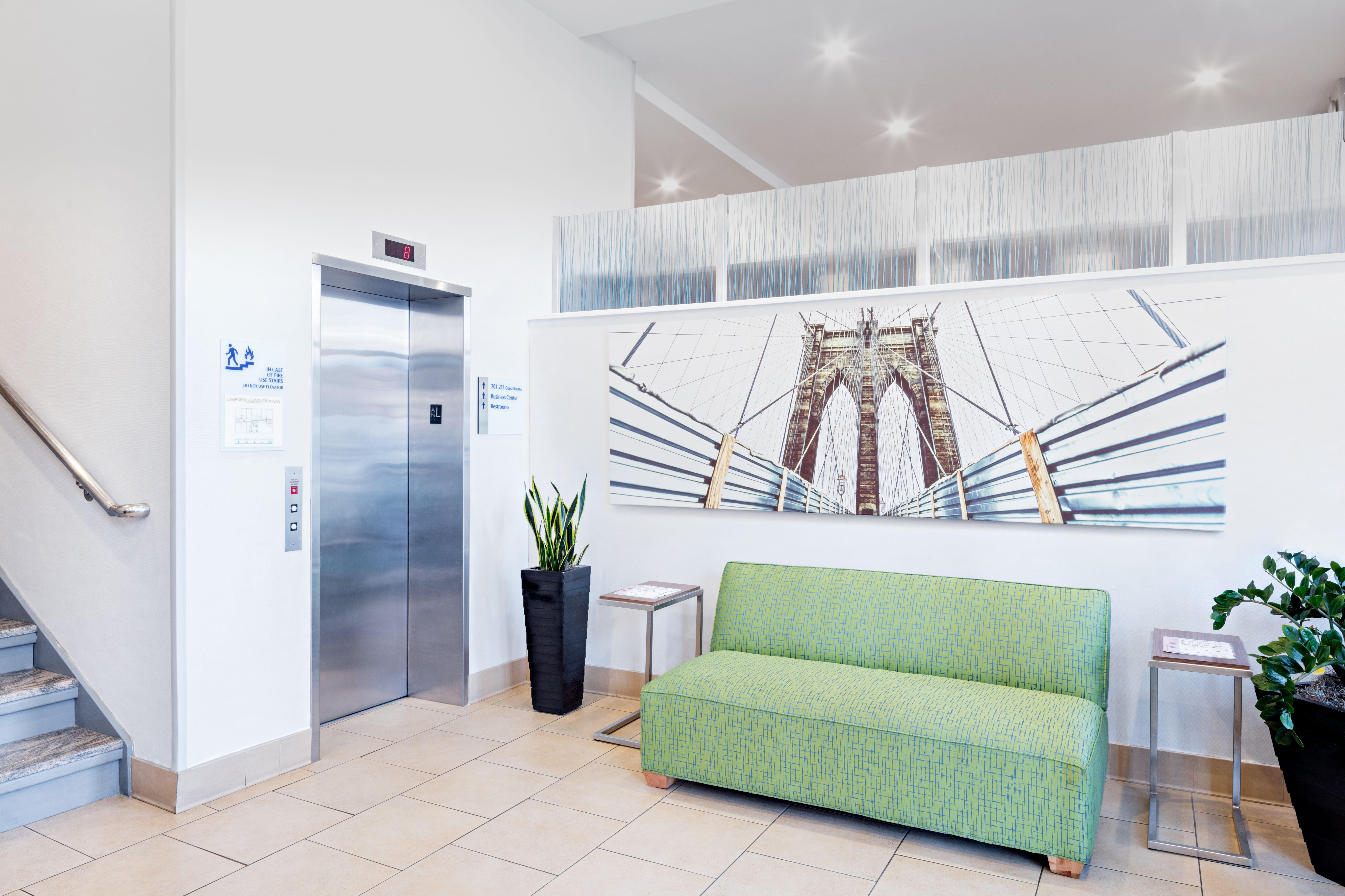 Express Brooklyn By Ihg Hotel 3*