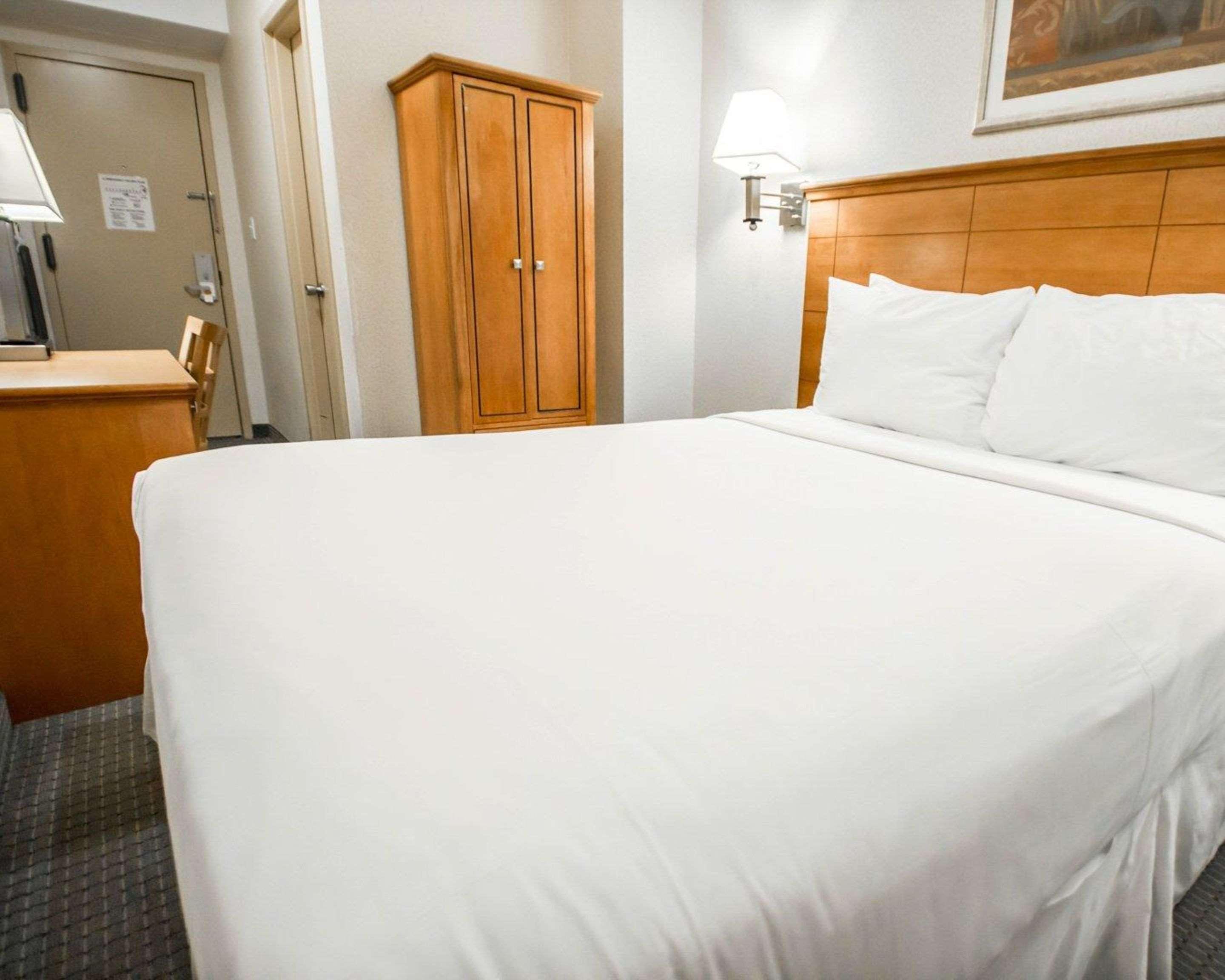 Hotel Econo Times Square 2*