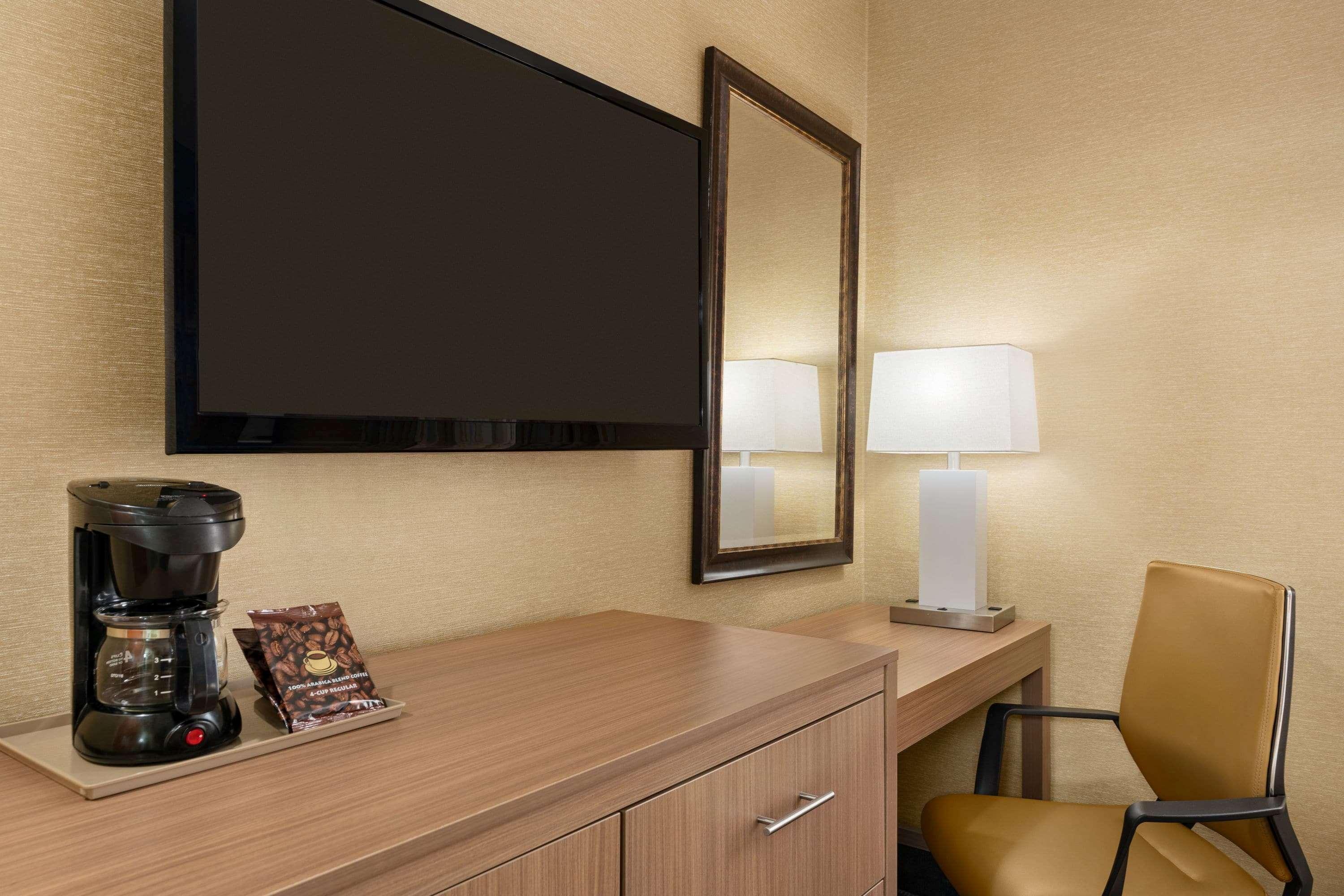 Hotel Days By Wyndham Long Island 3*