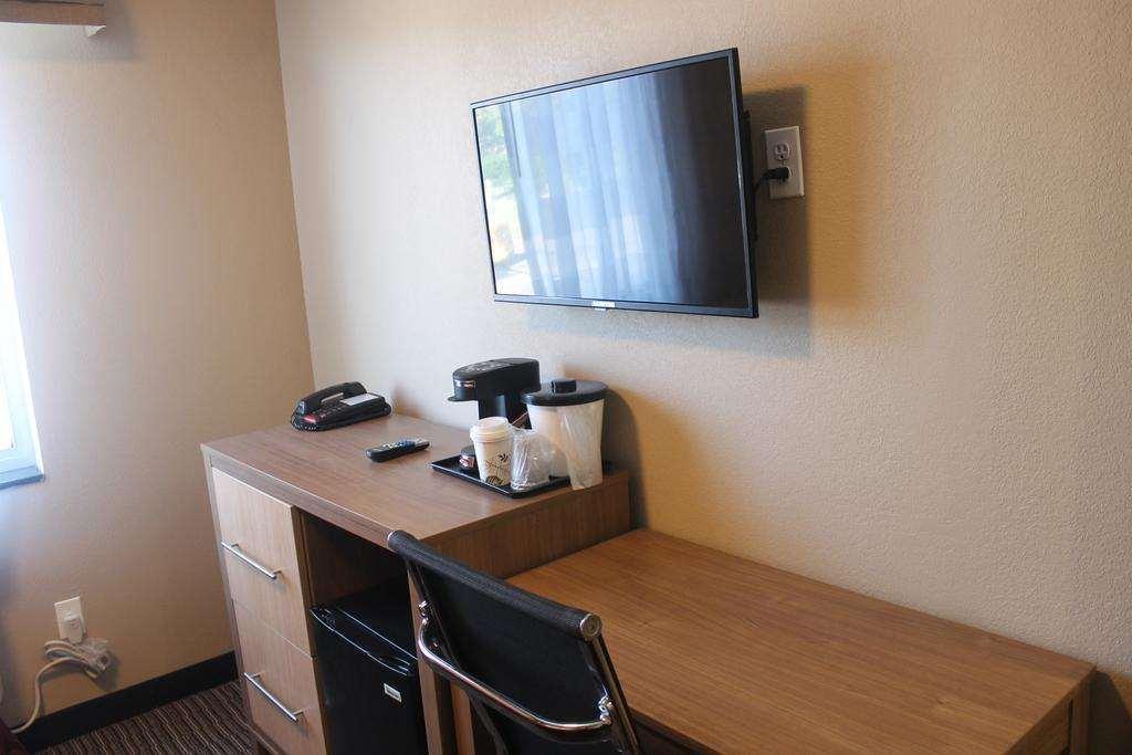 Days By Wyndham Brooklyn Borough Park Hotel New York