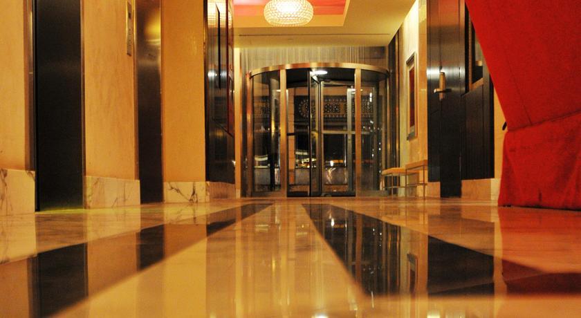 Aura Times Square Hotel New York