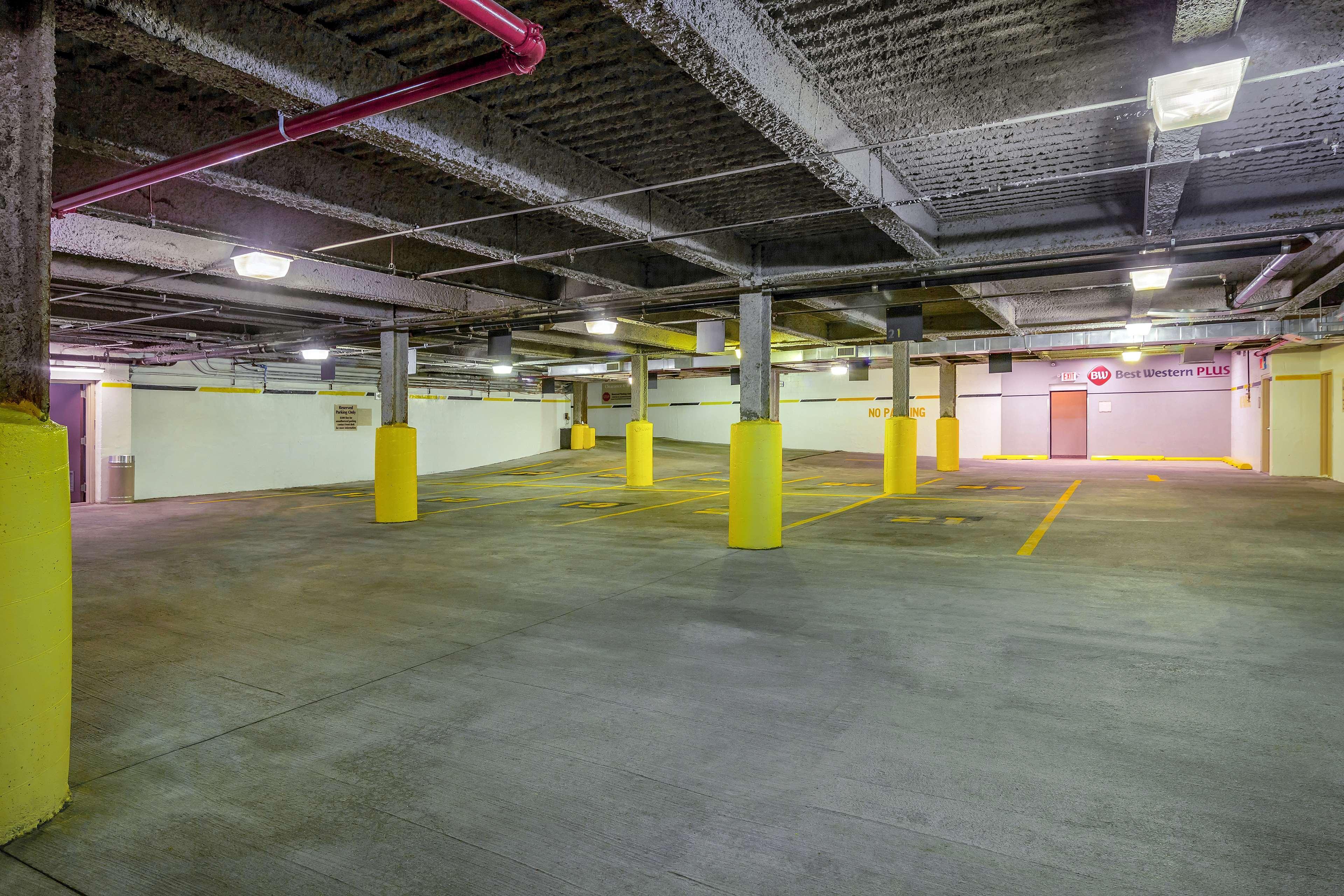 Hotel Western Plaza 3*