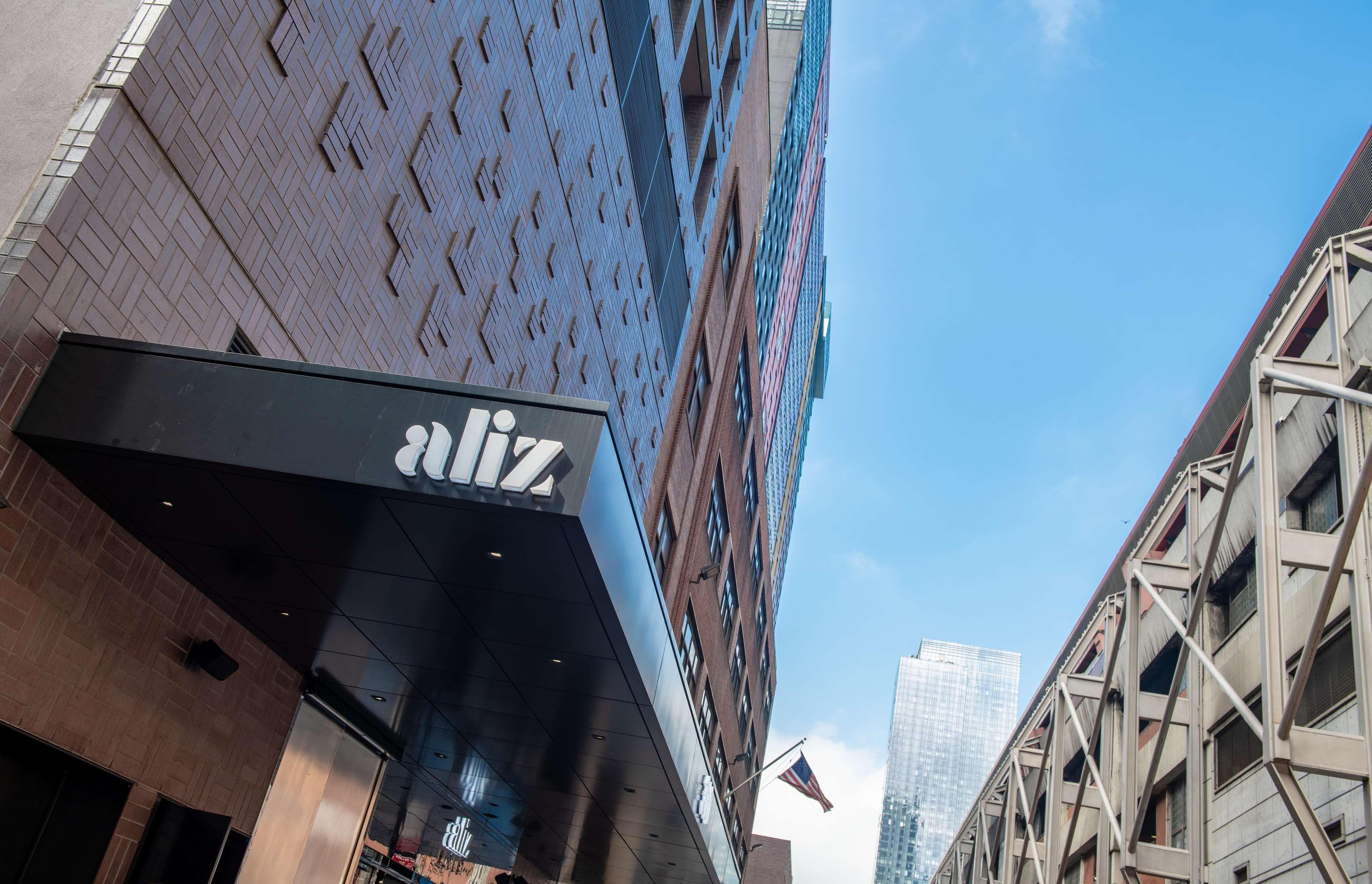 Aliz Times Square 4*