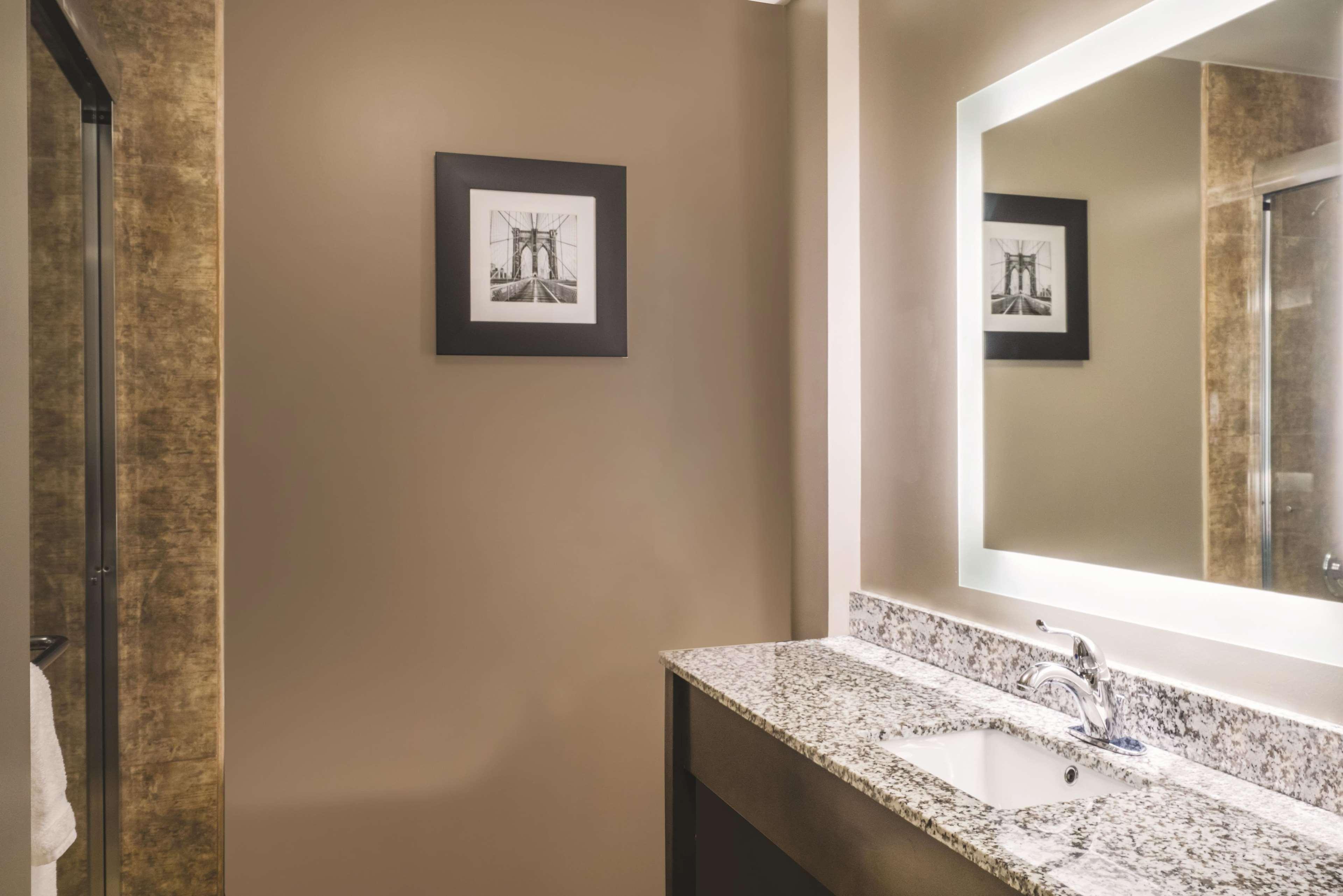 La Quinta By Wyndham Brooklyn Central Hotel