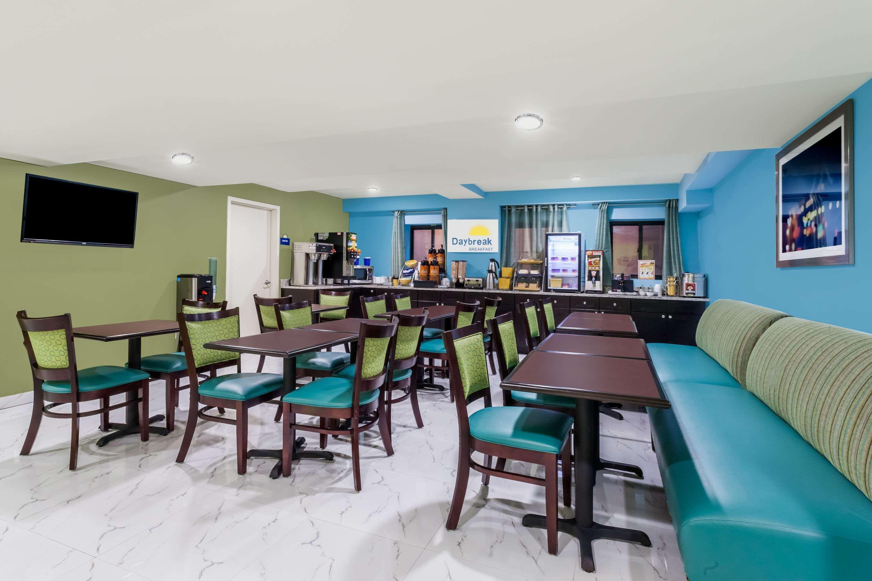 Hotel Days & By Wyndham Jamaica Jfk Airport 2*