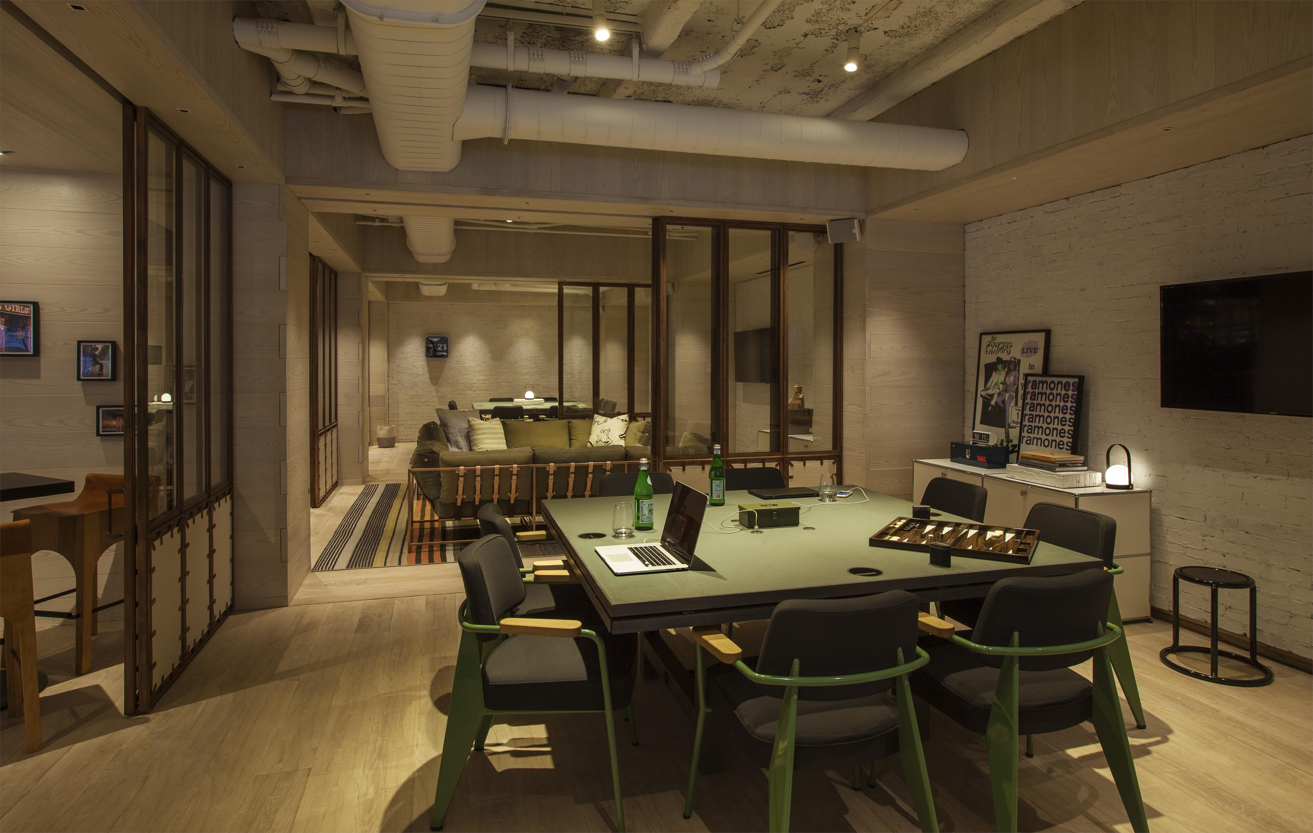 Moxy Nyc Times Square New York