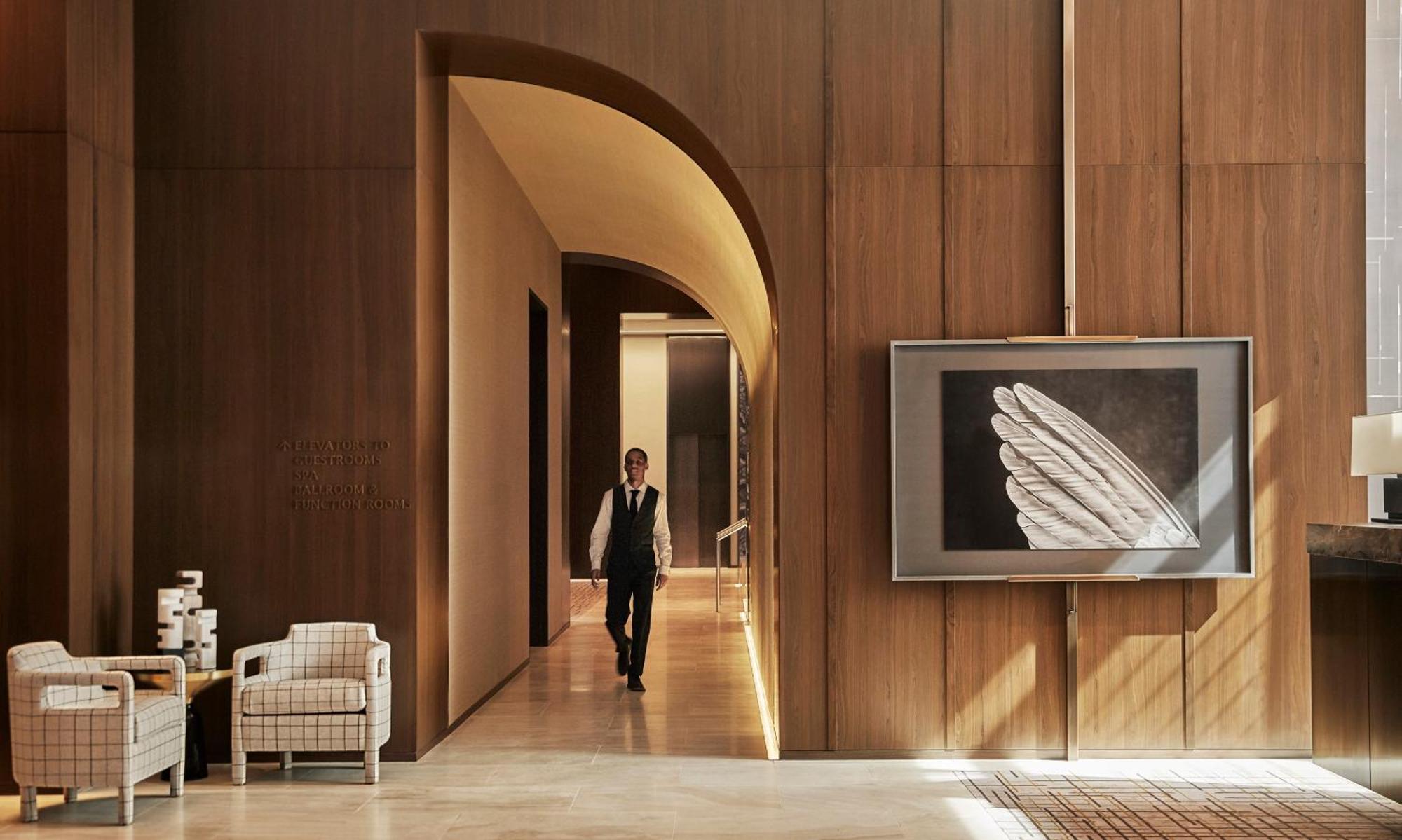 Four Seasons Downtown Hotel