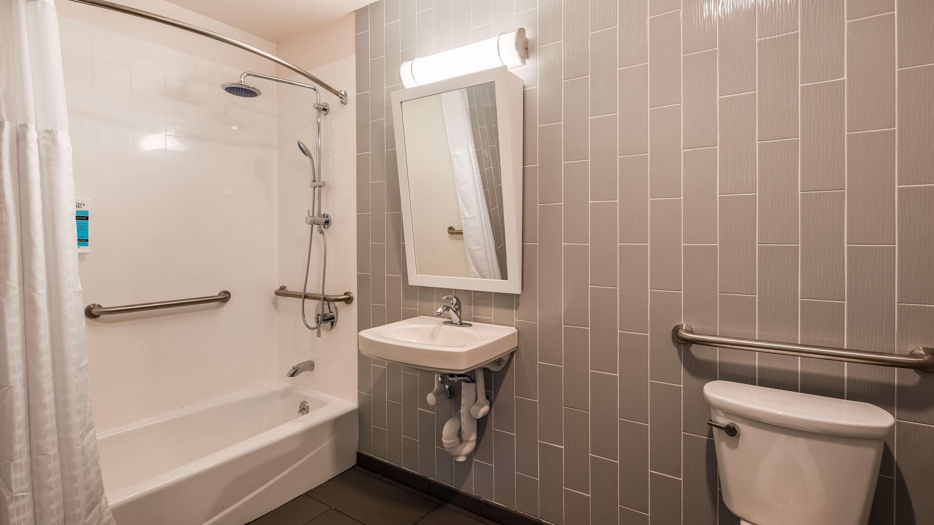 Glo Western Brooklyn Nyc 3*