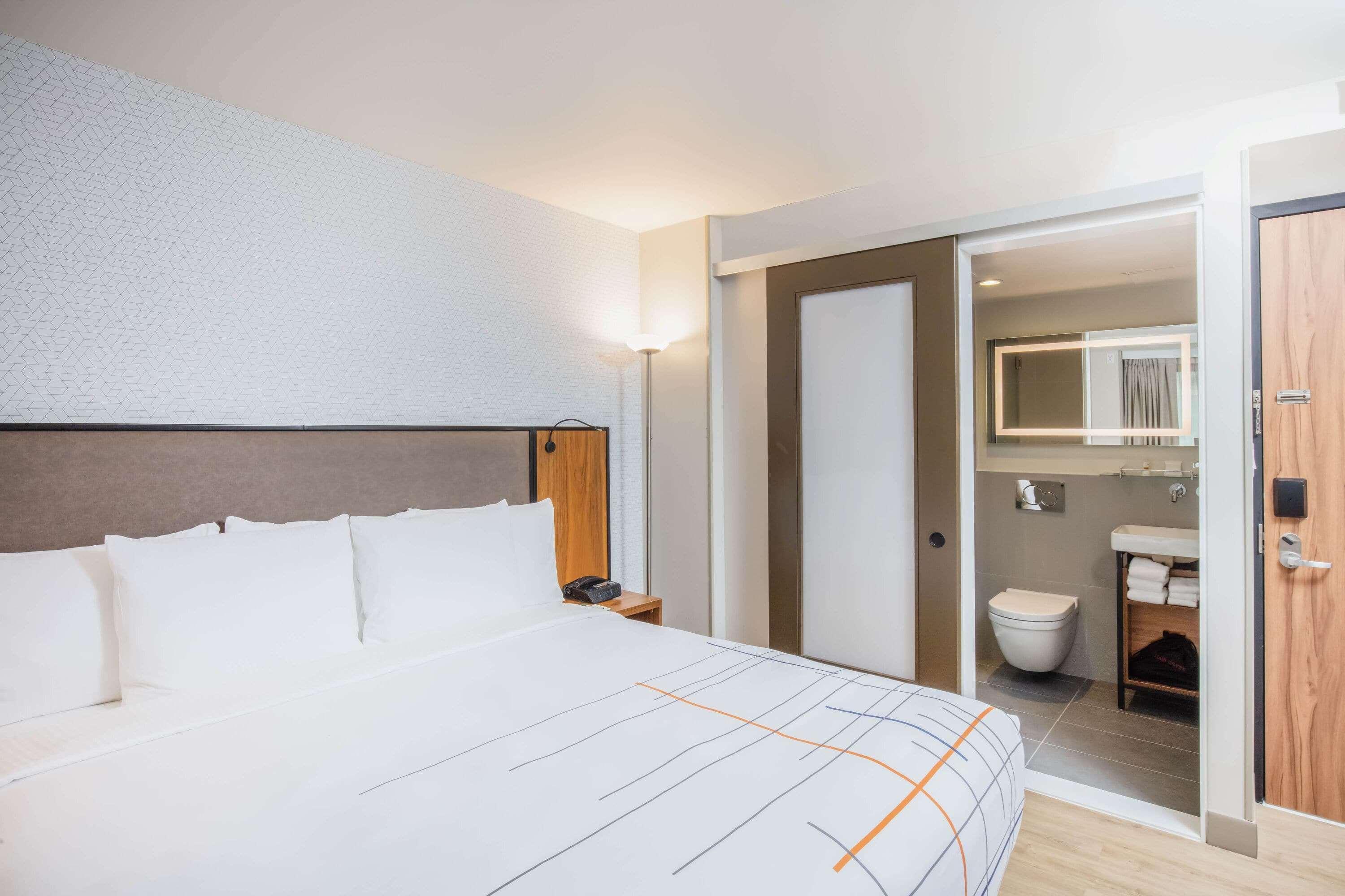 Hotel La Quinta By Wyndham Time Square South 3*