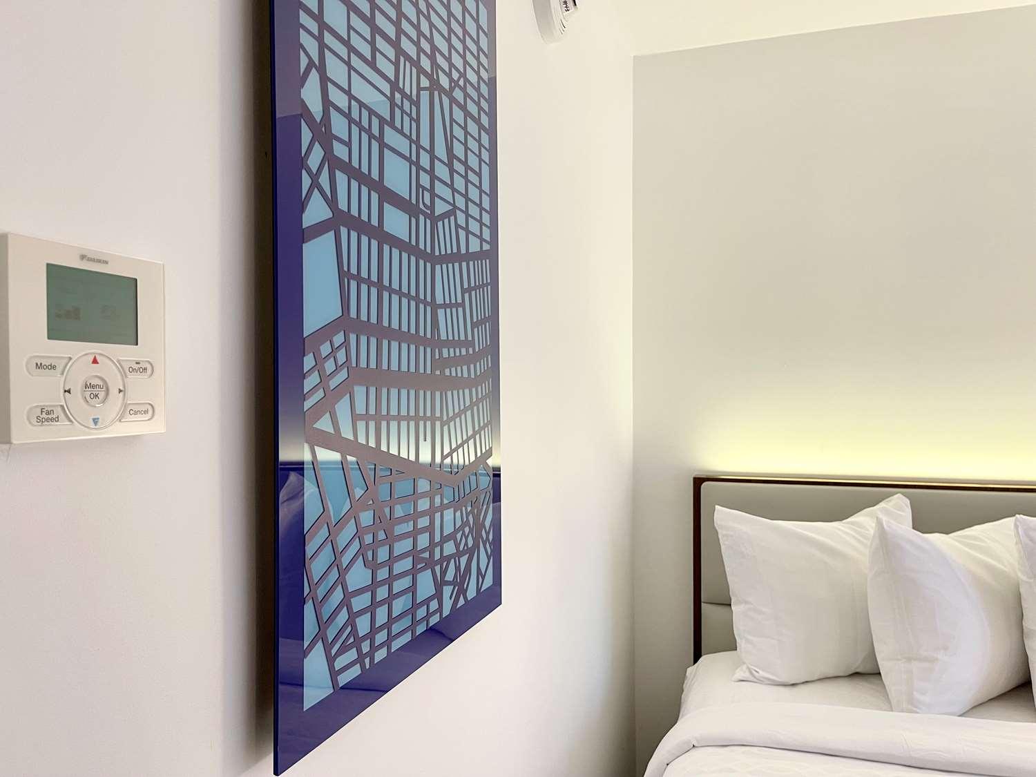 Western Premier Empire State Hotel 3*