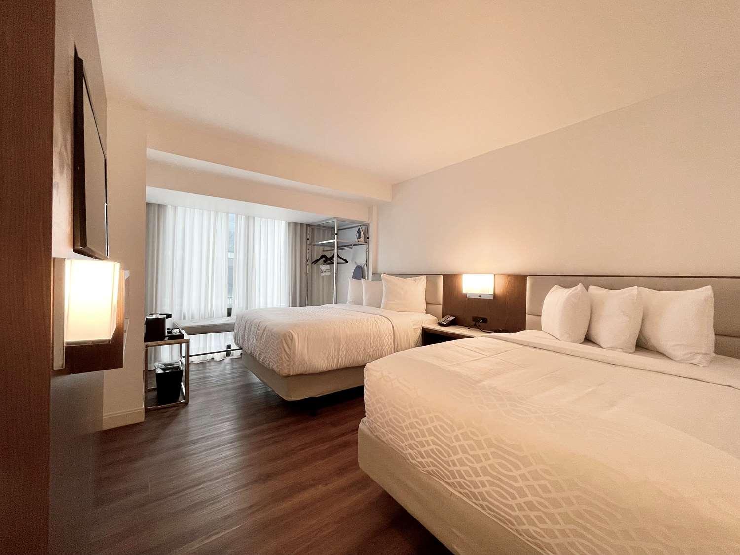 Hotel Western Premier Empire State 3*