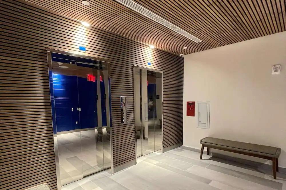 Western Premier Empire State Hotel 3*