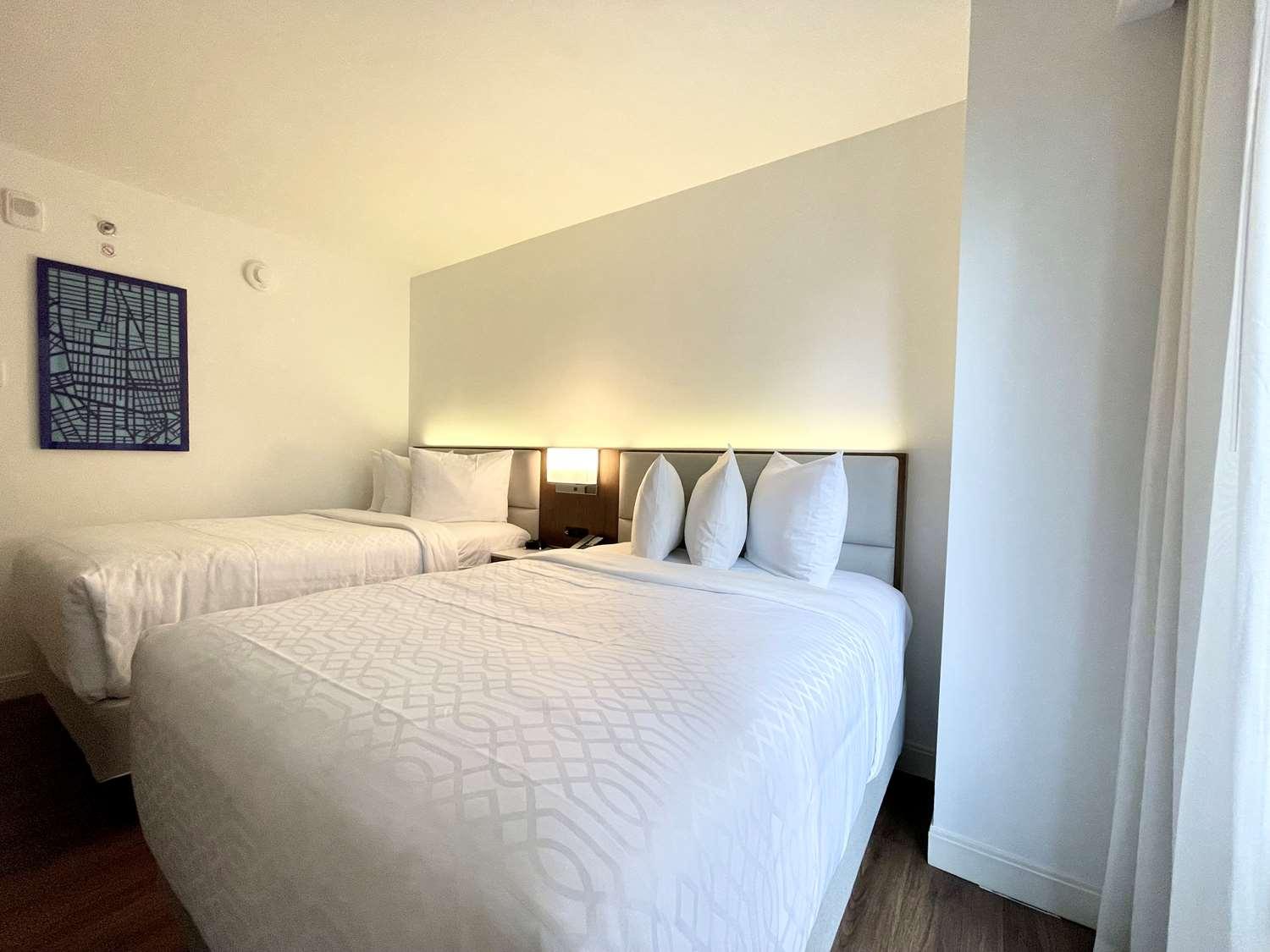 Hotel Western Premier Empire State 3*