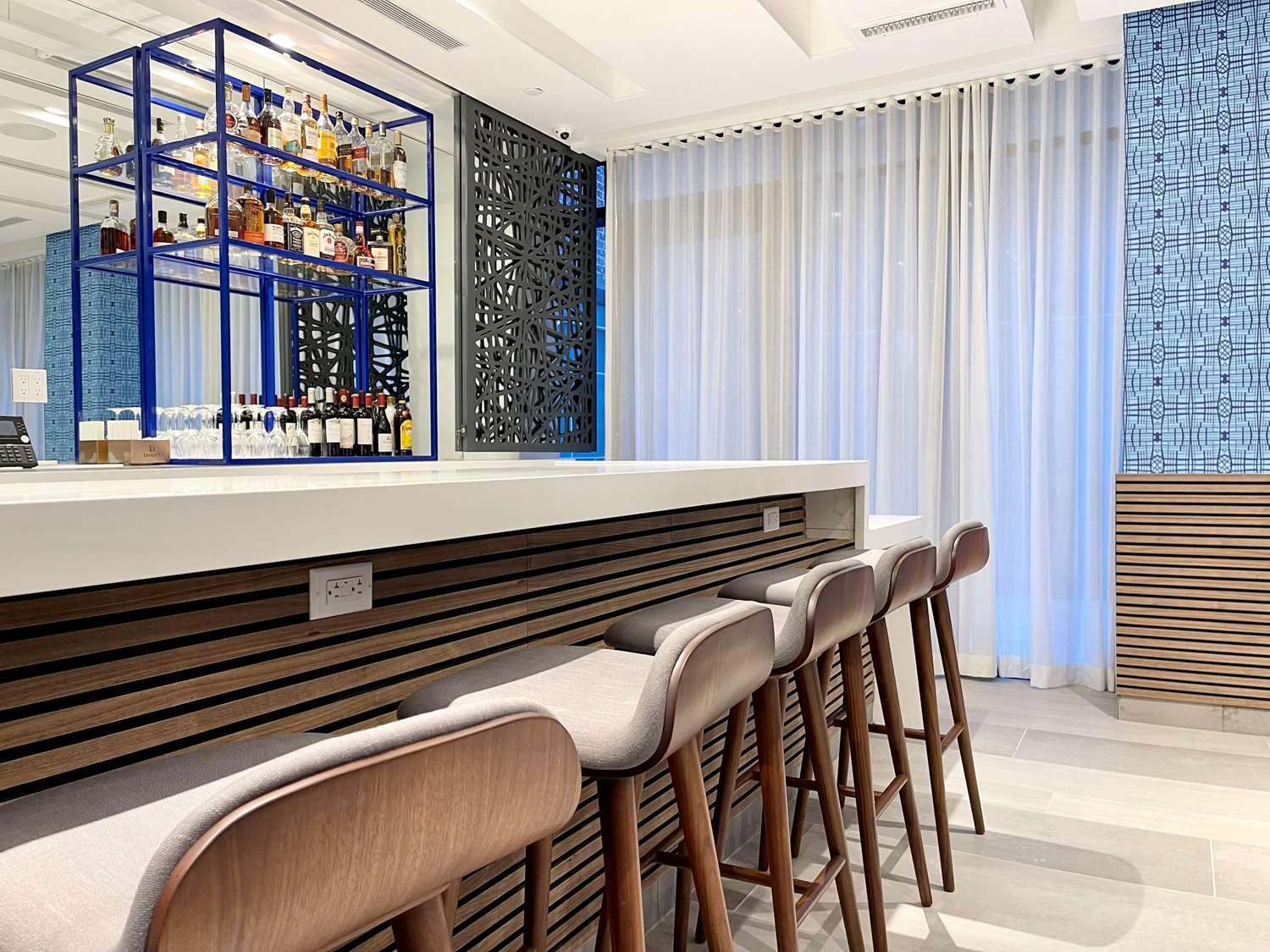 Hotel Western Premier Empire State 3*