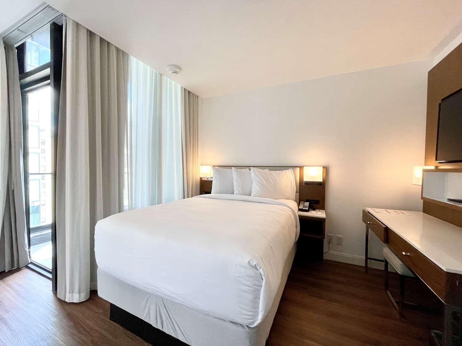 Western Premier Empire State New York