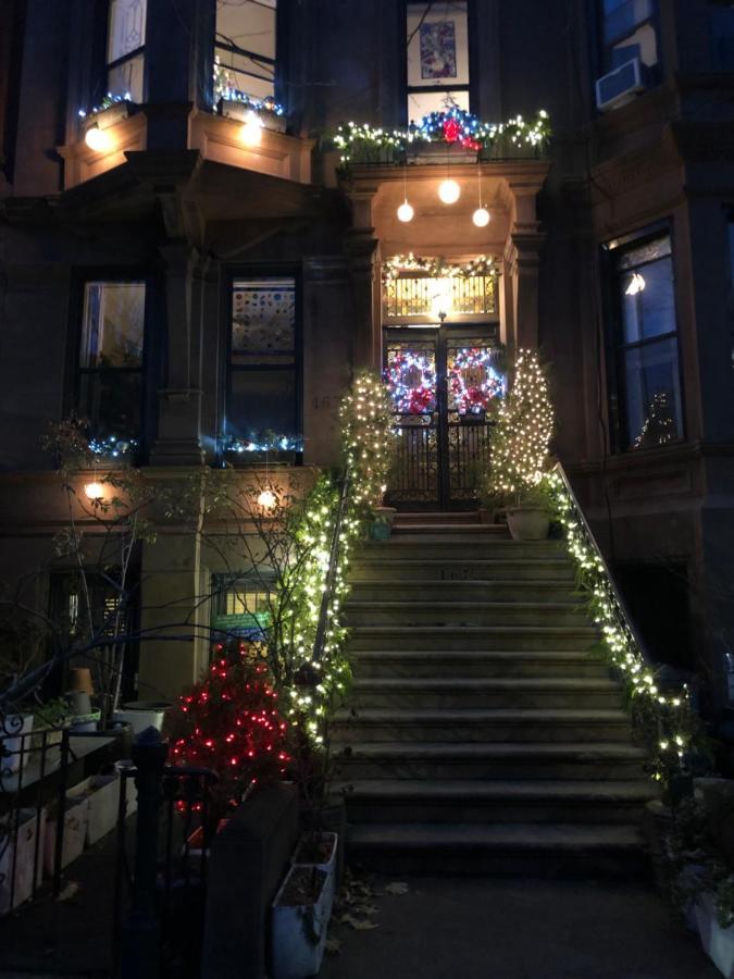 Brownstone Loft 30 Day Bookings