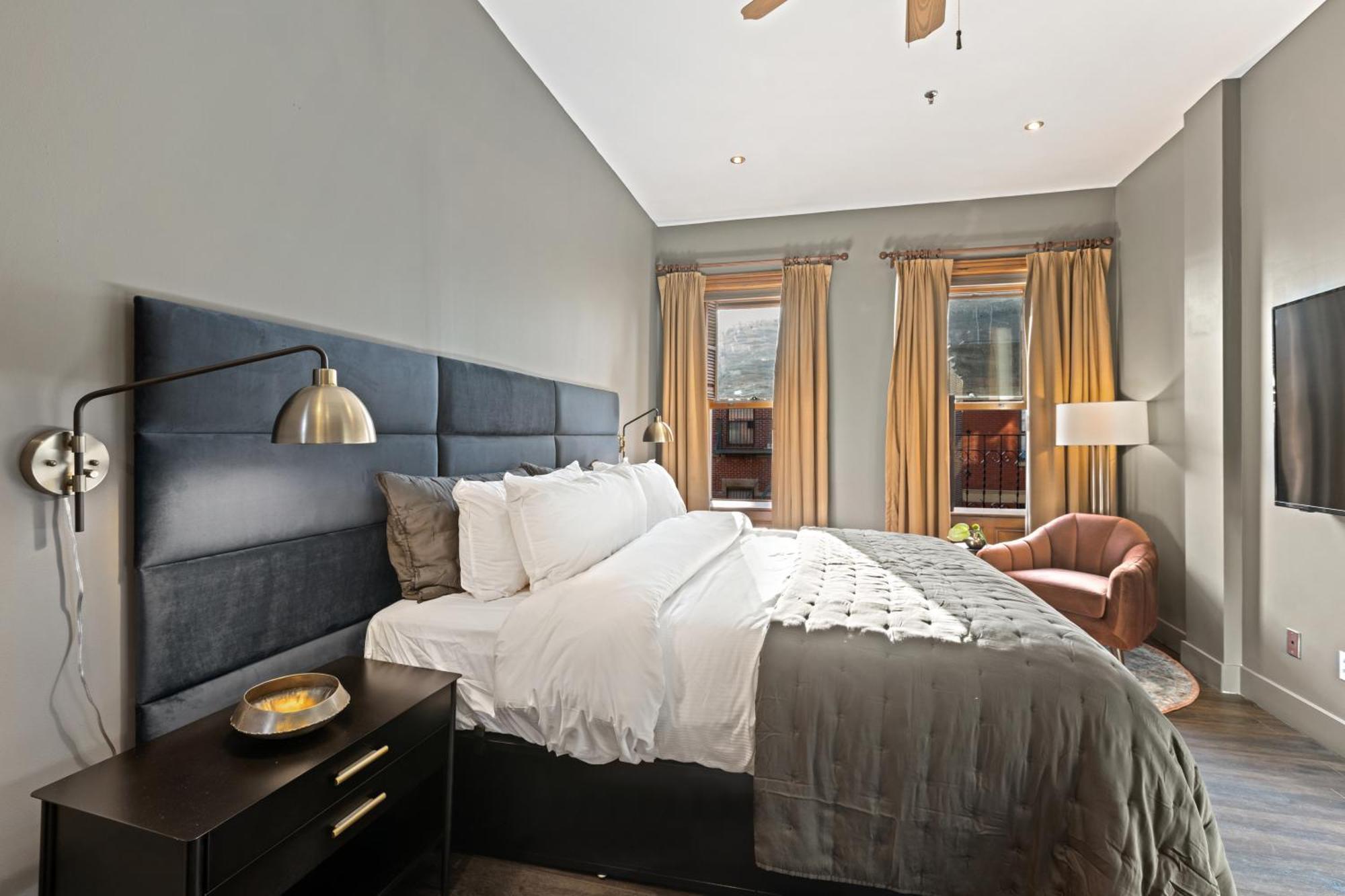 The Historic Blue Moon - Nyc Hotel 4*