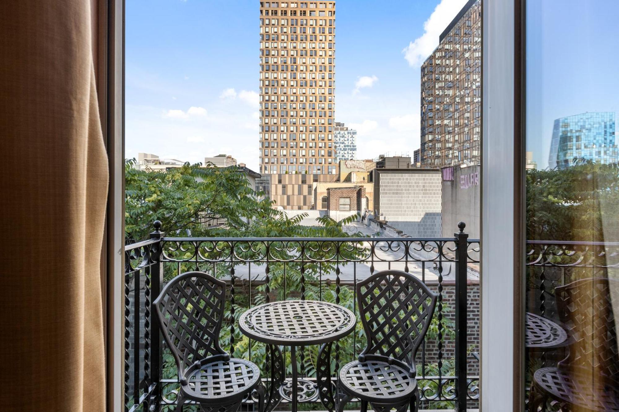 The Historic Blue Moon - Nyc