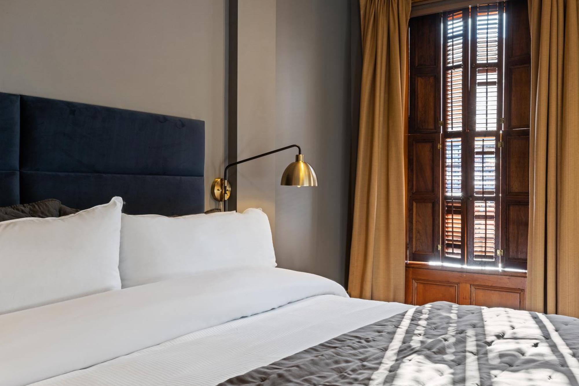 The Historic Blue Moon - Nyc Hotel 4*