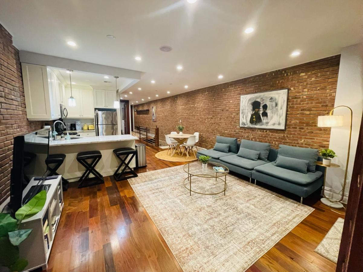 Historic Brownstone - Newly Renovated Brownstone On Historic Street With Outdoor Space Ferienhaus *