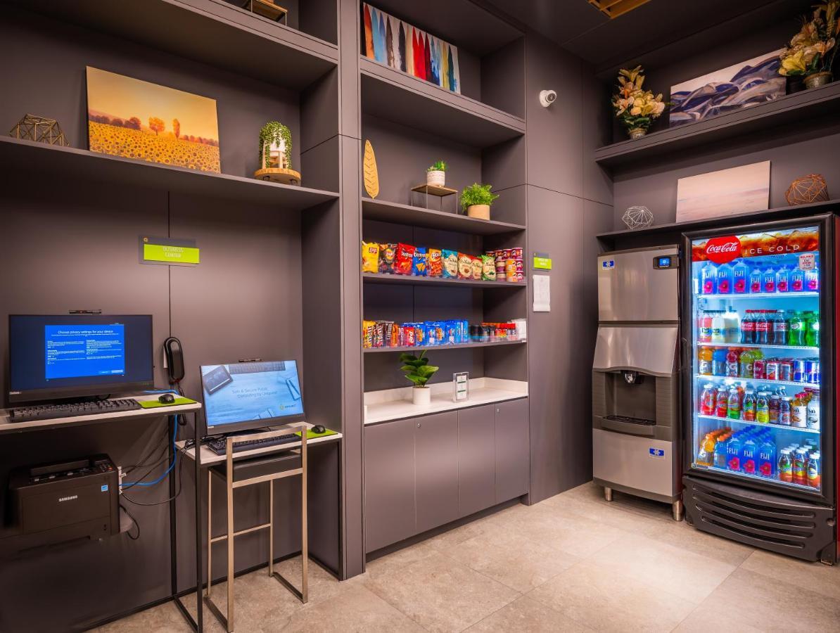 Hotel La Quinta By Wyndham Time Square South 3*