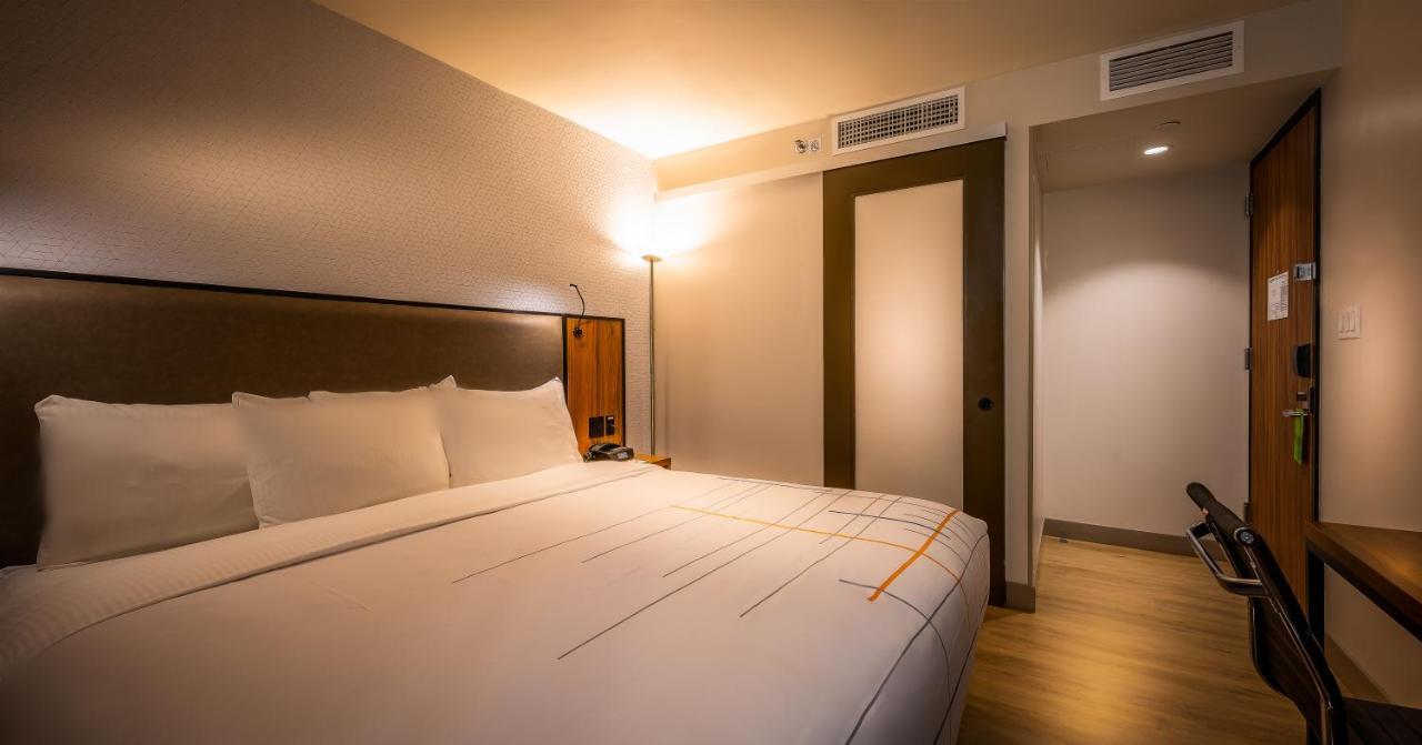 La Quinta By Wyndham Time Square South Hotel